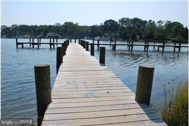MIDDLE RIVER - Land