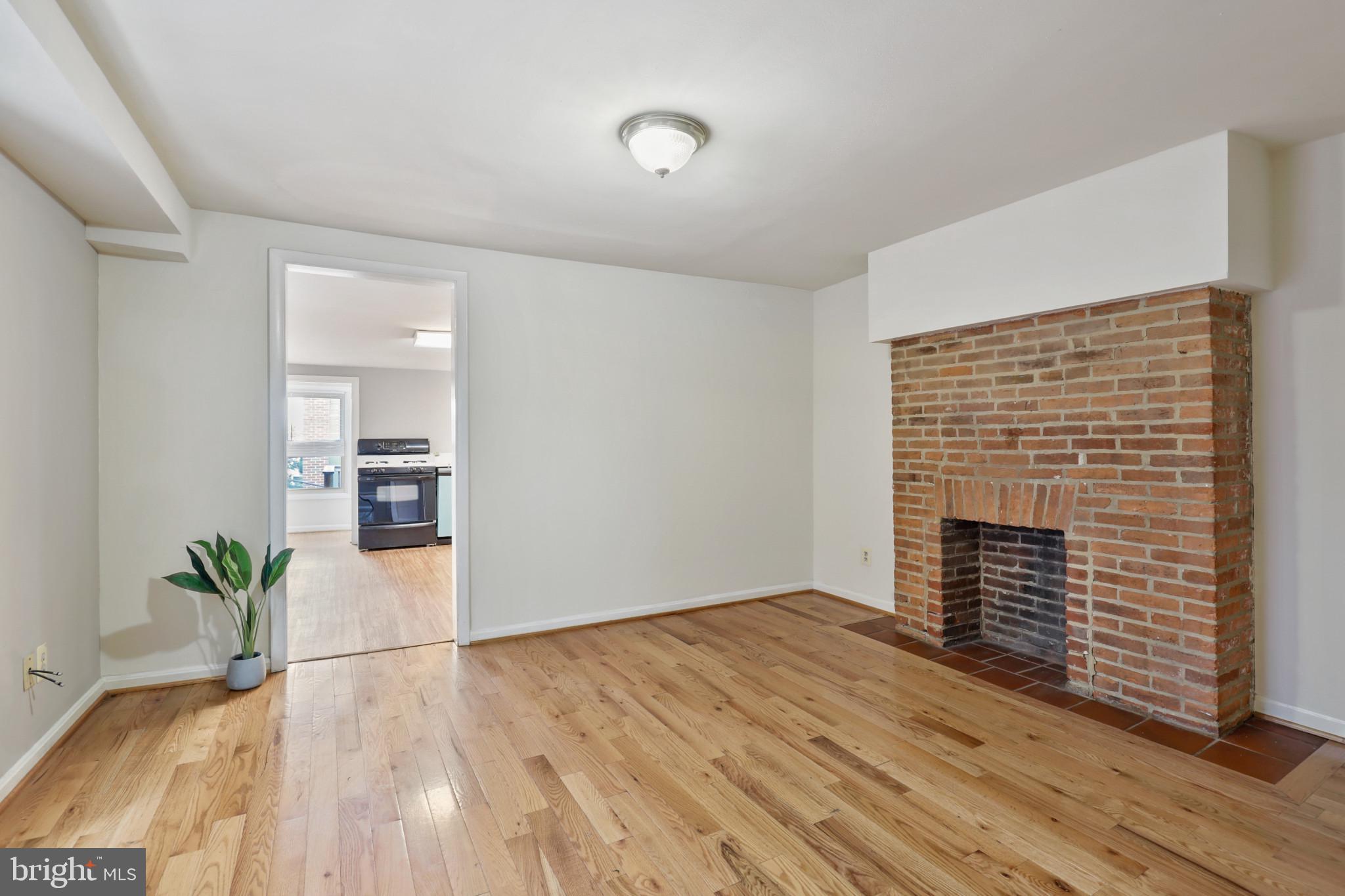 FEDERAL HILL HISTORIC DISTRICT - Residential Lease