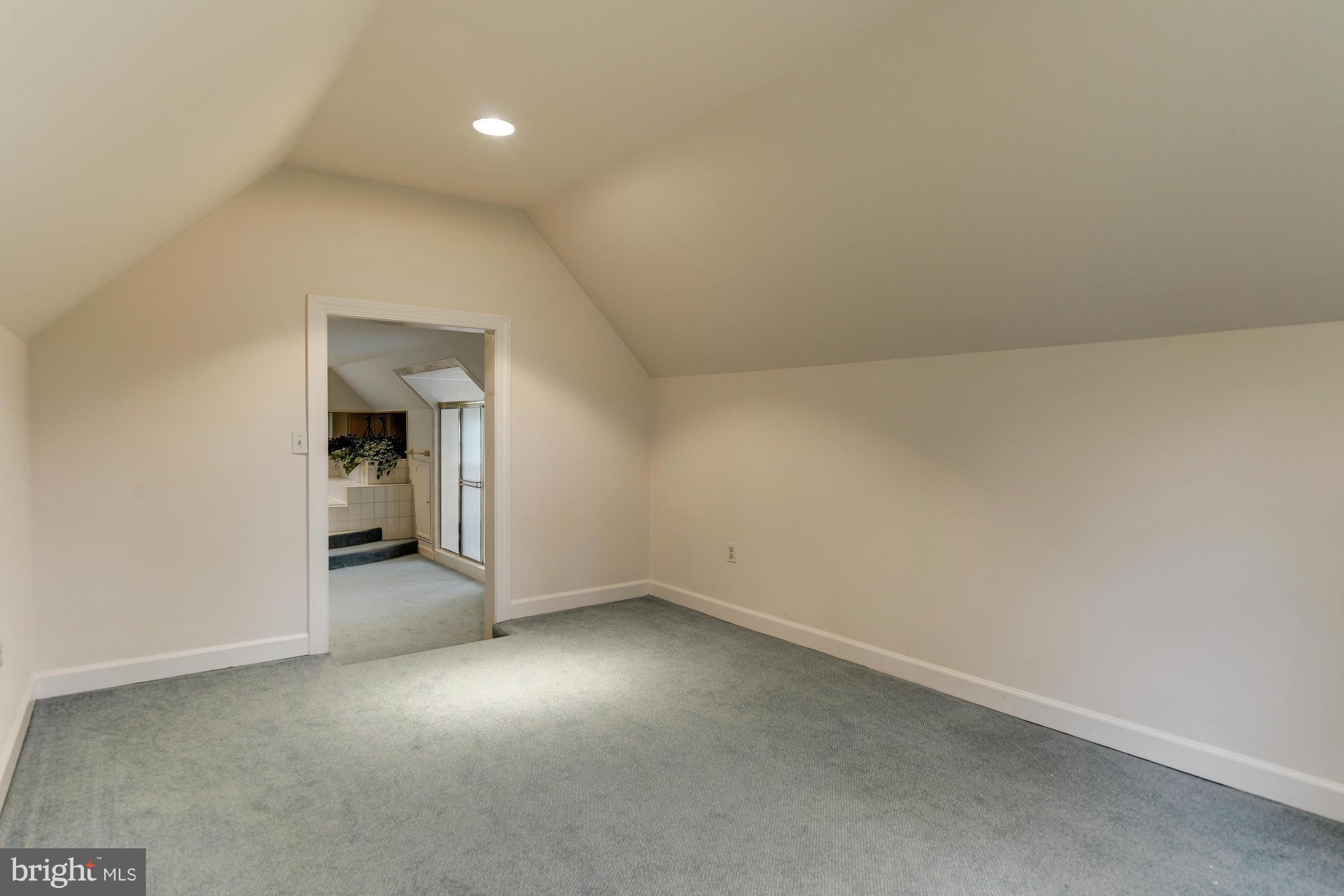 SUMMERWOOD - Residential
