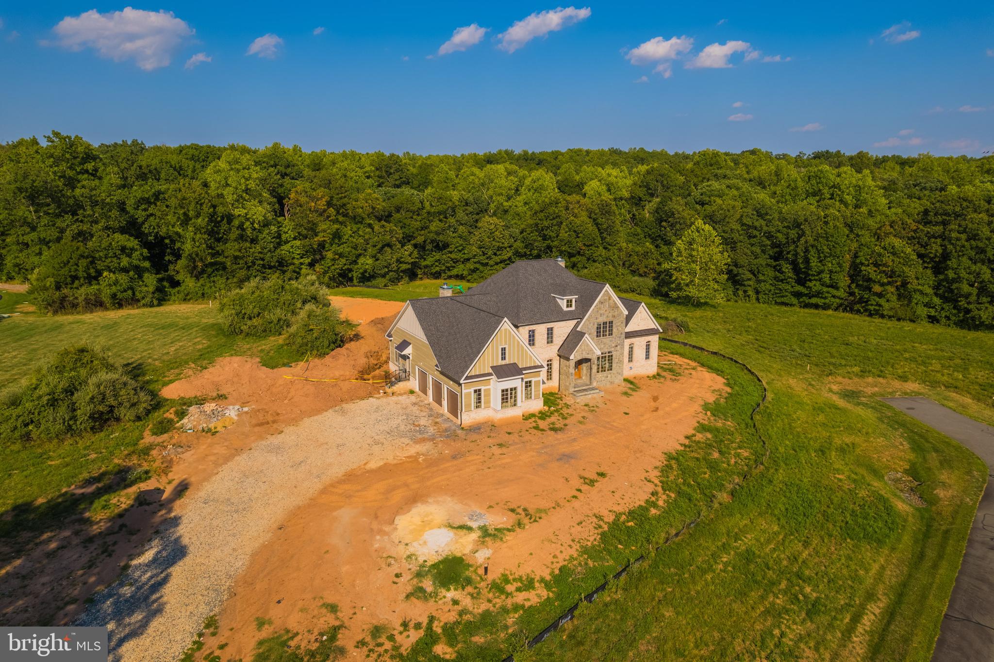 CREIGHTON FARMS - Residential