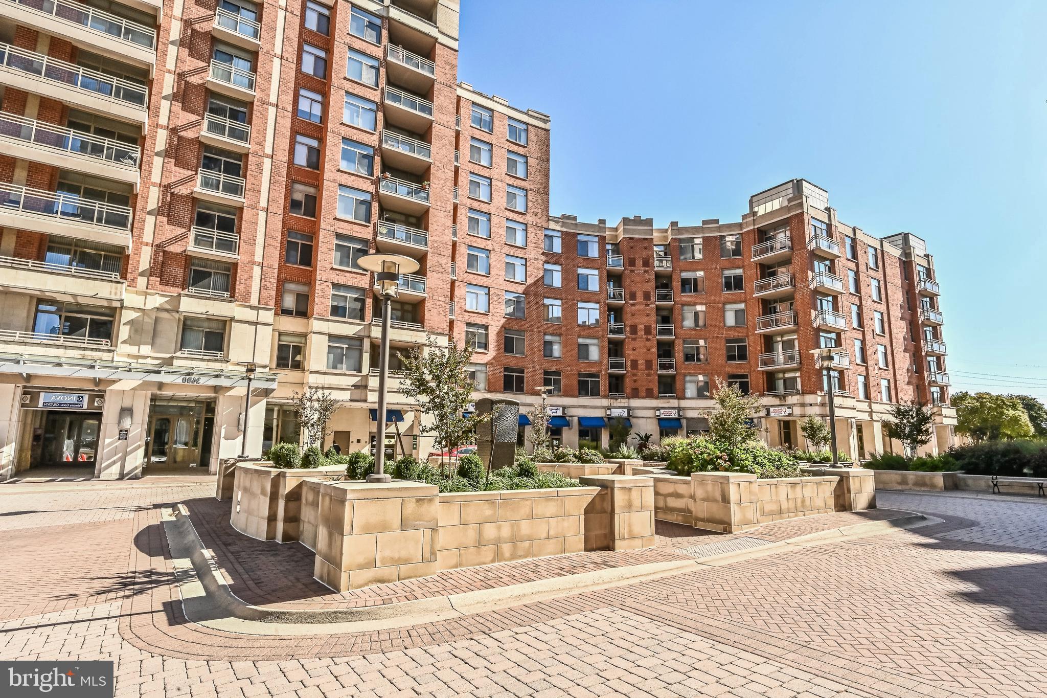 ECLIPSE ON CENTER PARK - Residential