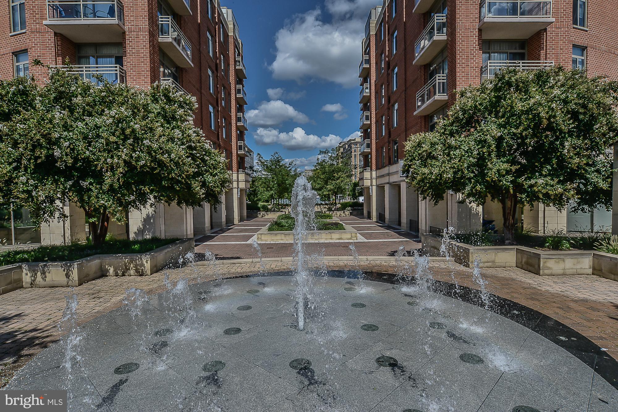 ECLIPSE ON CENTER PARK - Residential