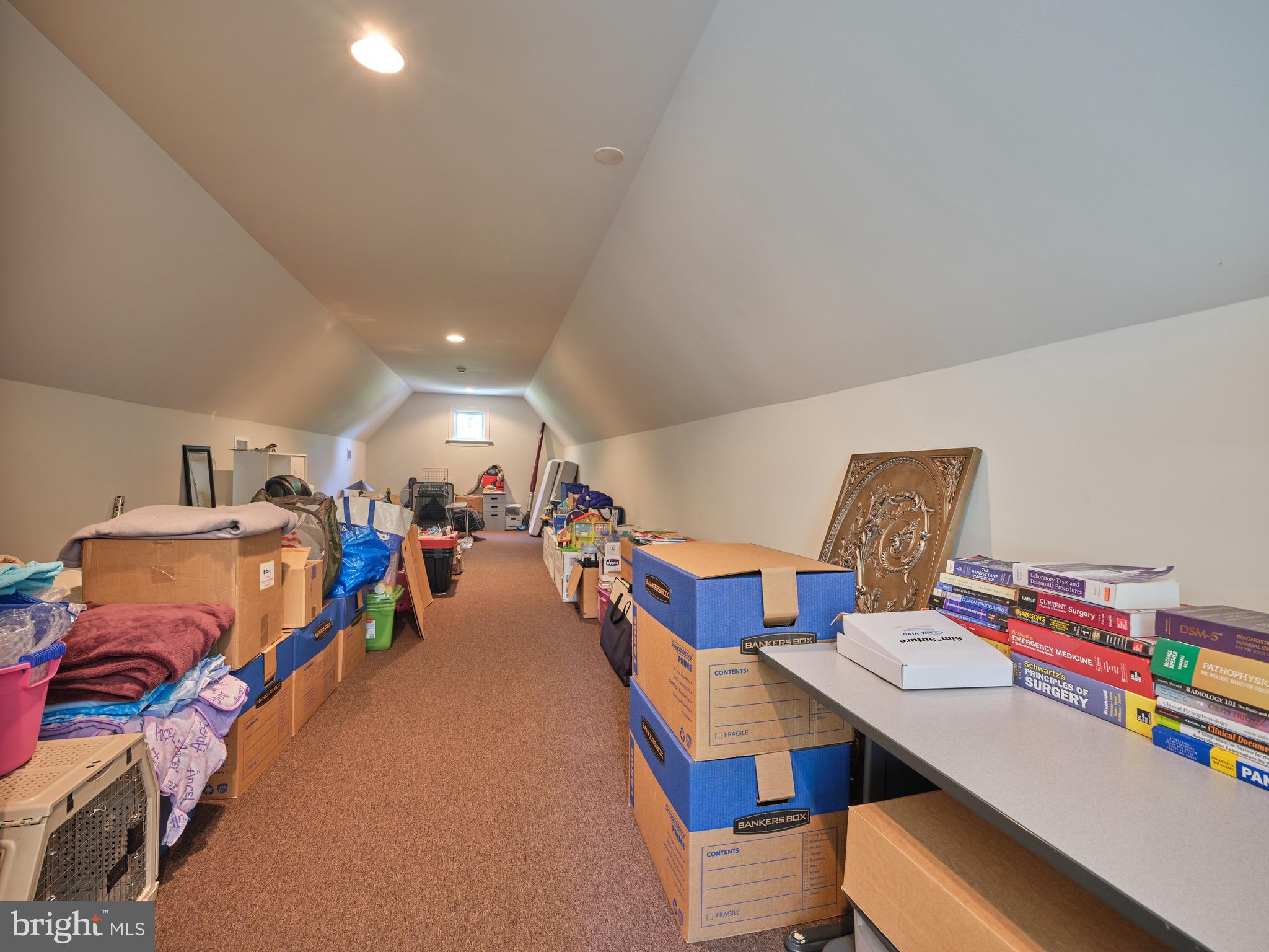 HUNTINGDON VALLEY - Residential
