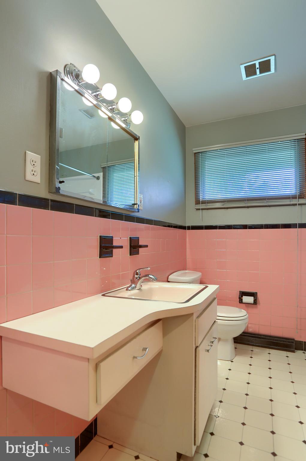 CEDAR CLIFF MANOR - Residential
