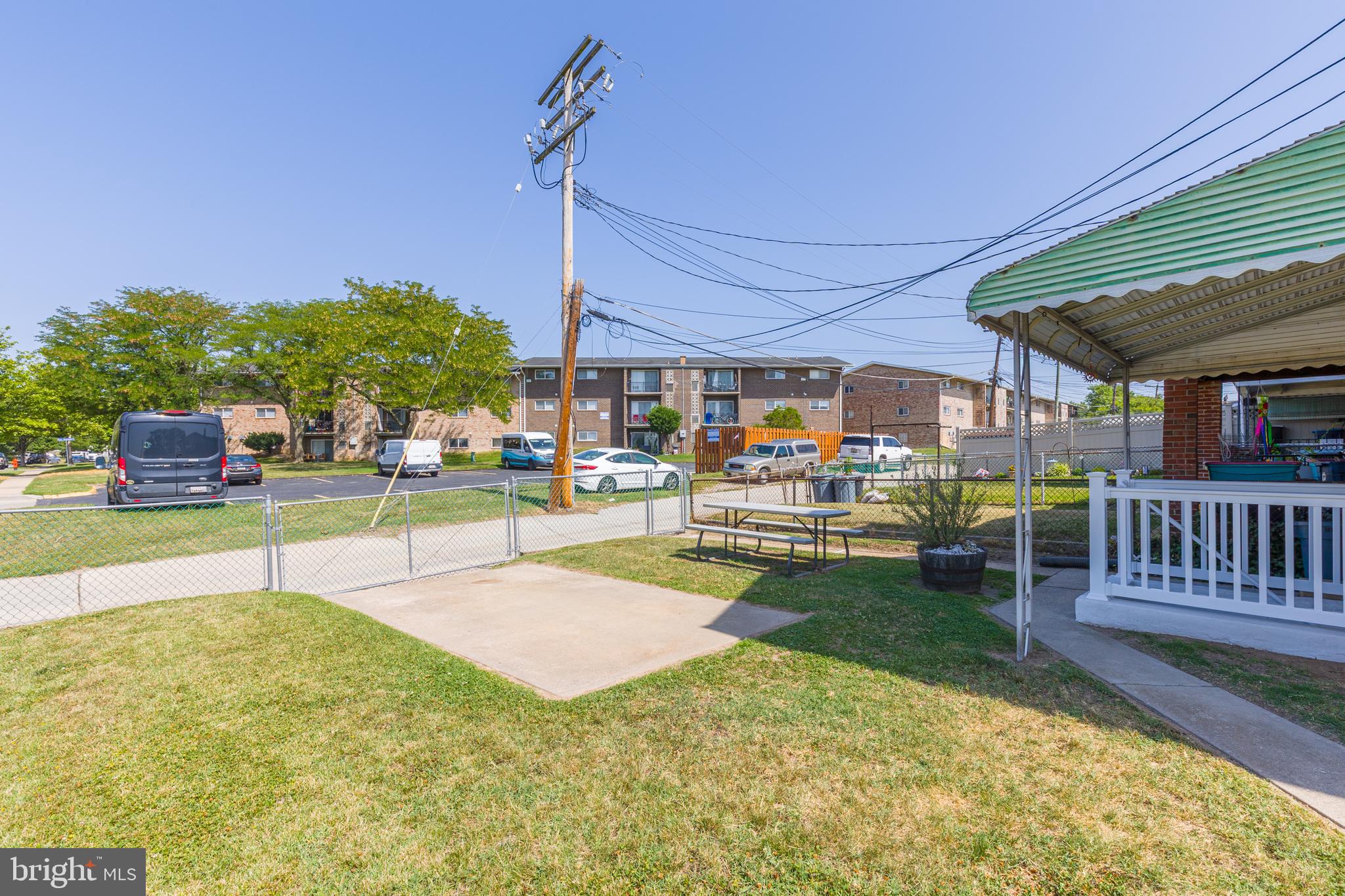 MERRITT HOMES - Residential