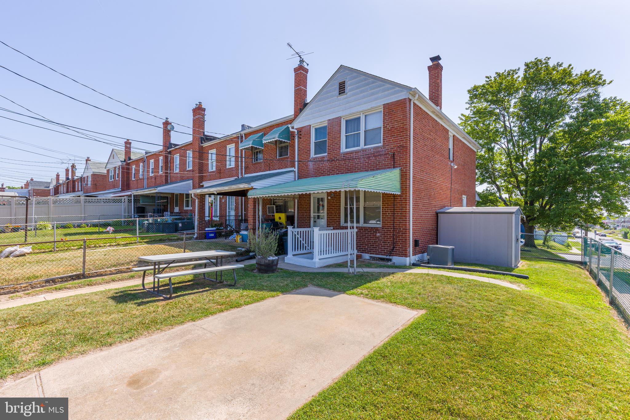 MERRITT HOMES - Residential