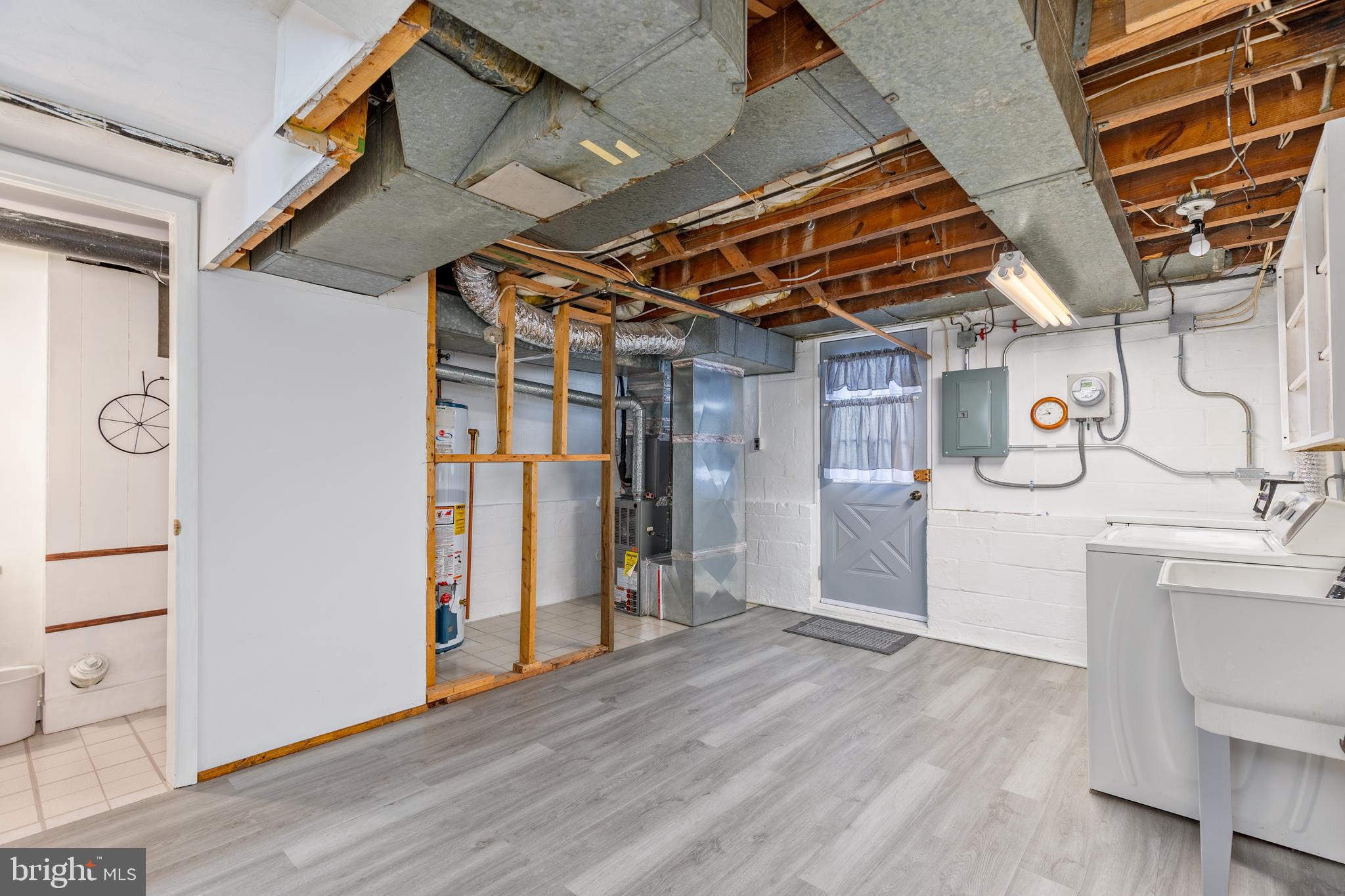 MERRITT HOMES - Residential