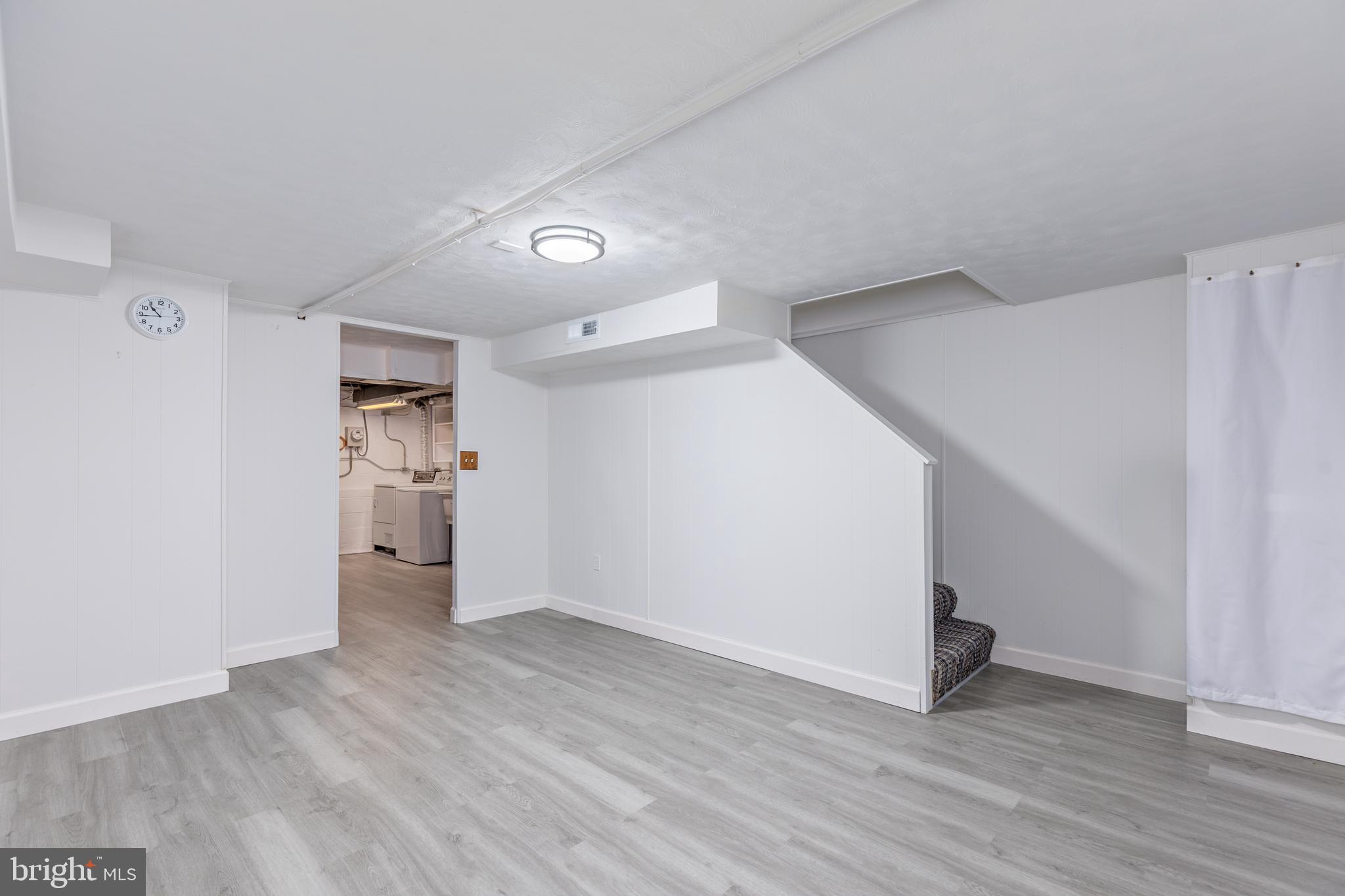 MERRITT HOMES - Residential