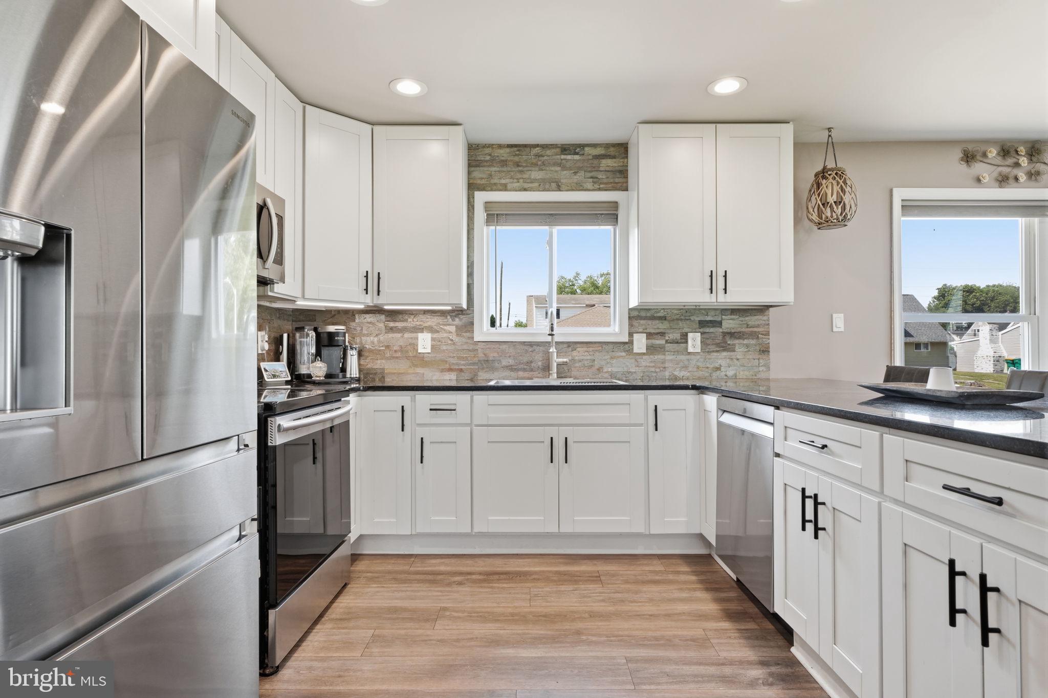 INDIAN CREEK - Residential
