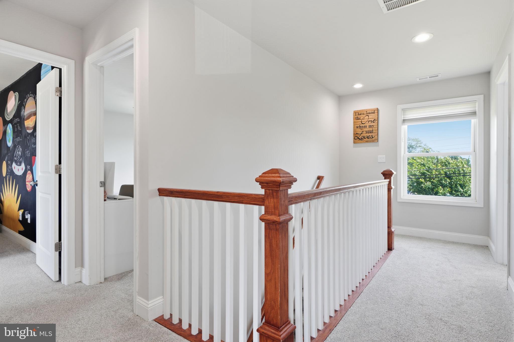 INDIAN CREEK - Residential