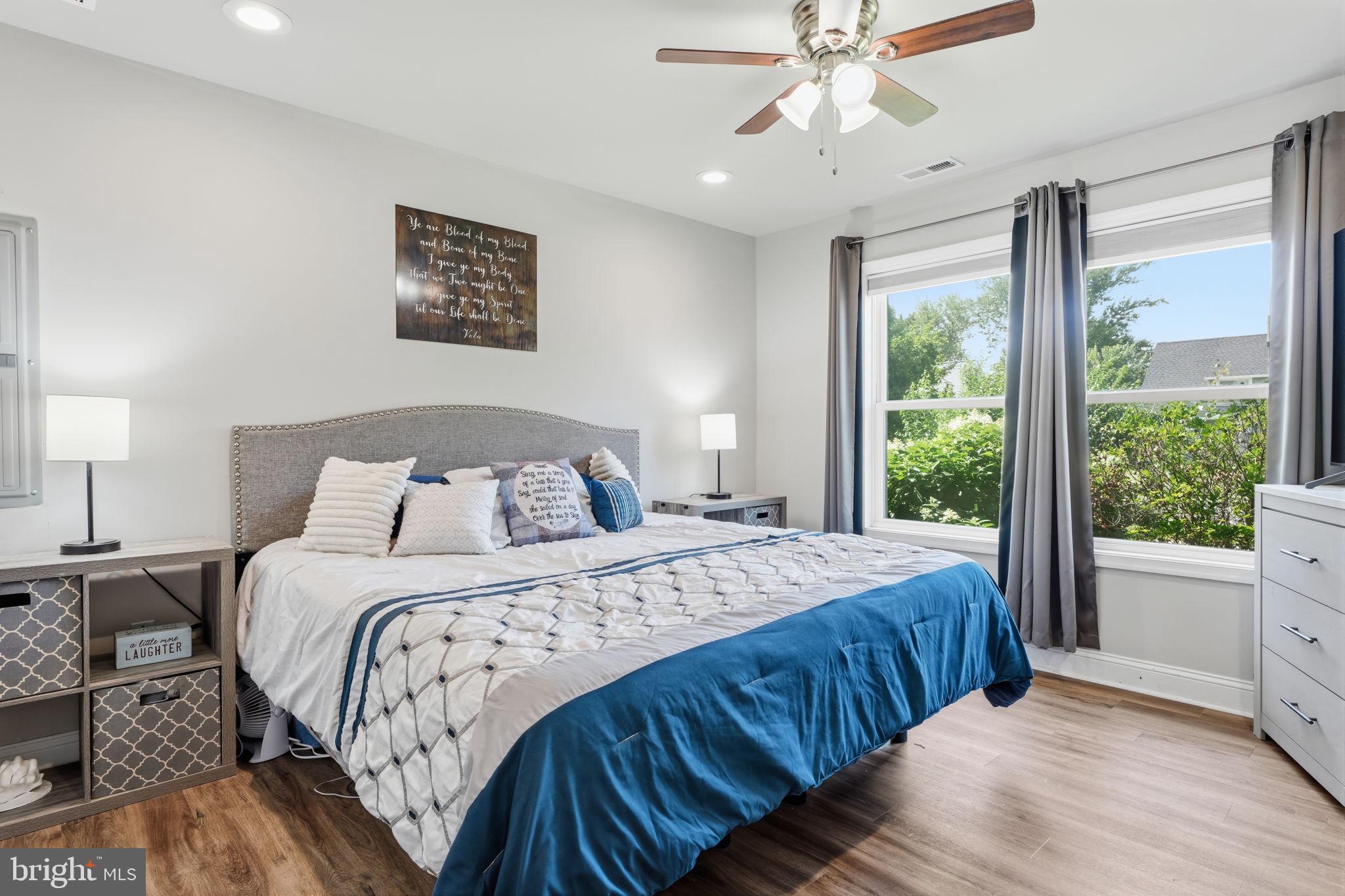 INDIAN CREEK - Residential