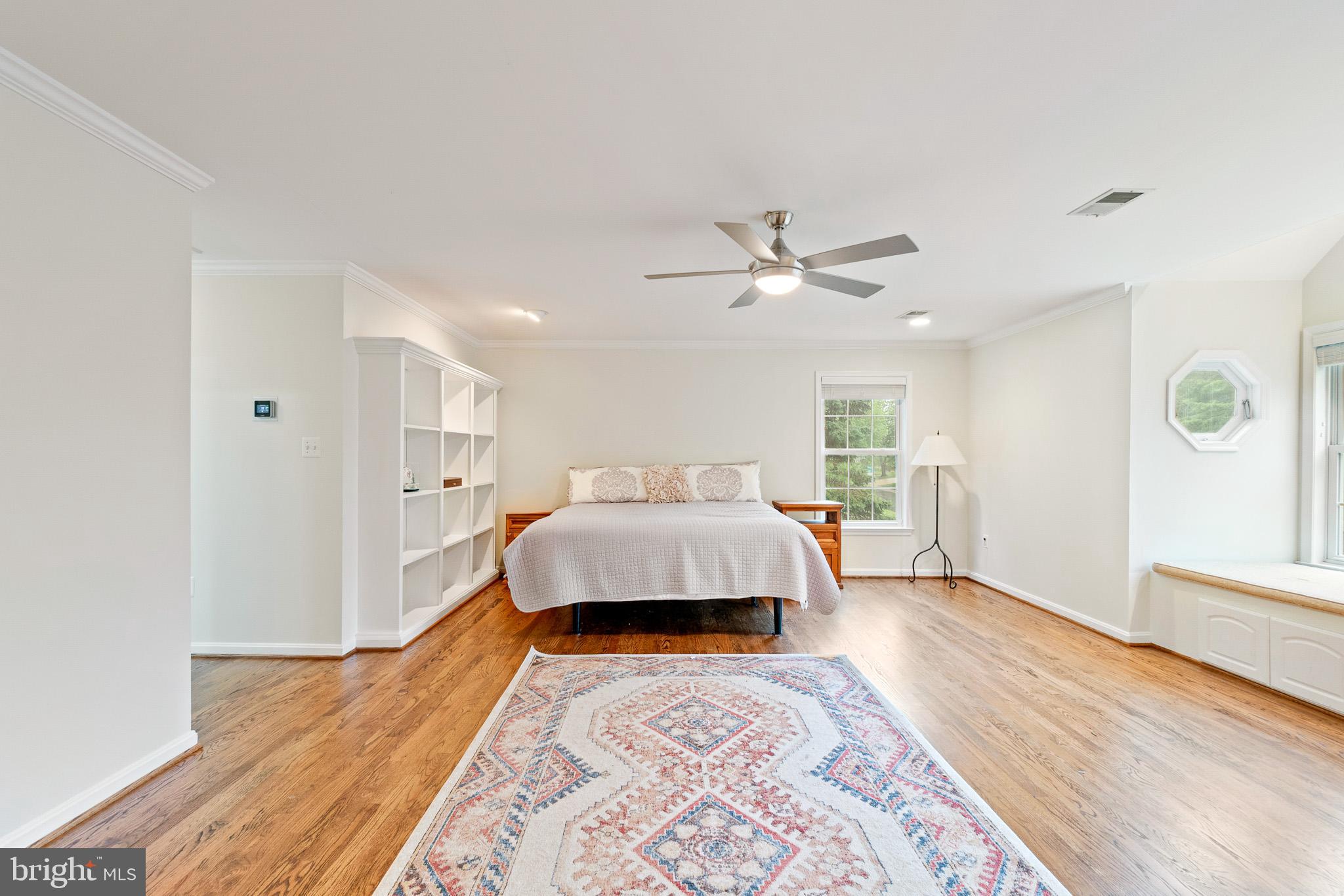 WILLIAMSBURG VILLAGE - Residential