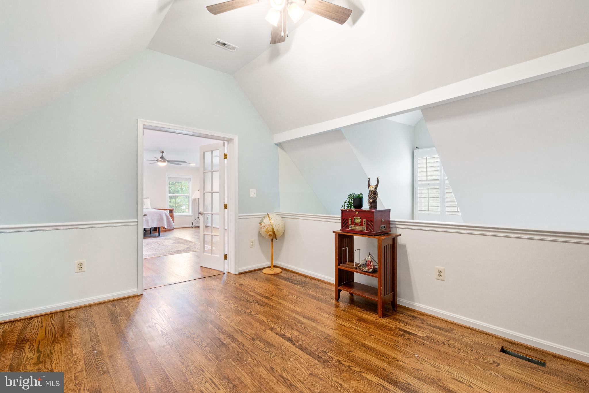 WILLIAMSBURG VILLAGE - Residential
