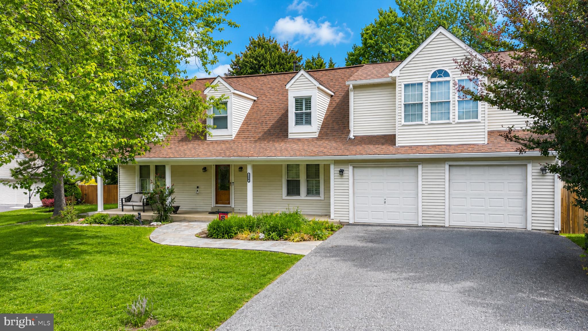 WILLIAMSBURG VILLAGE - Residential