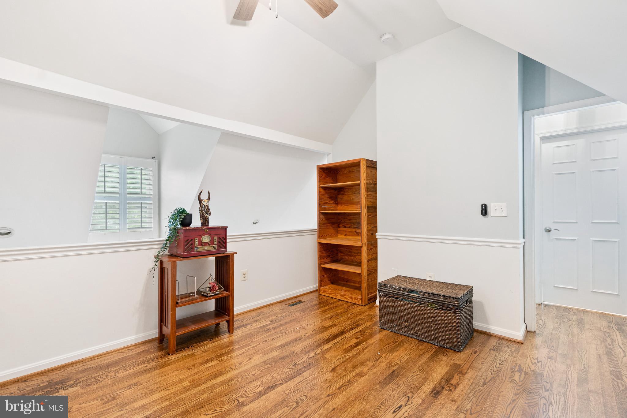 WILLIAMSBURG VILLAGE - Residential