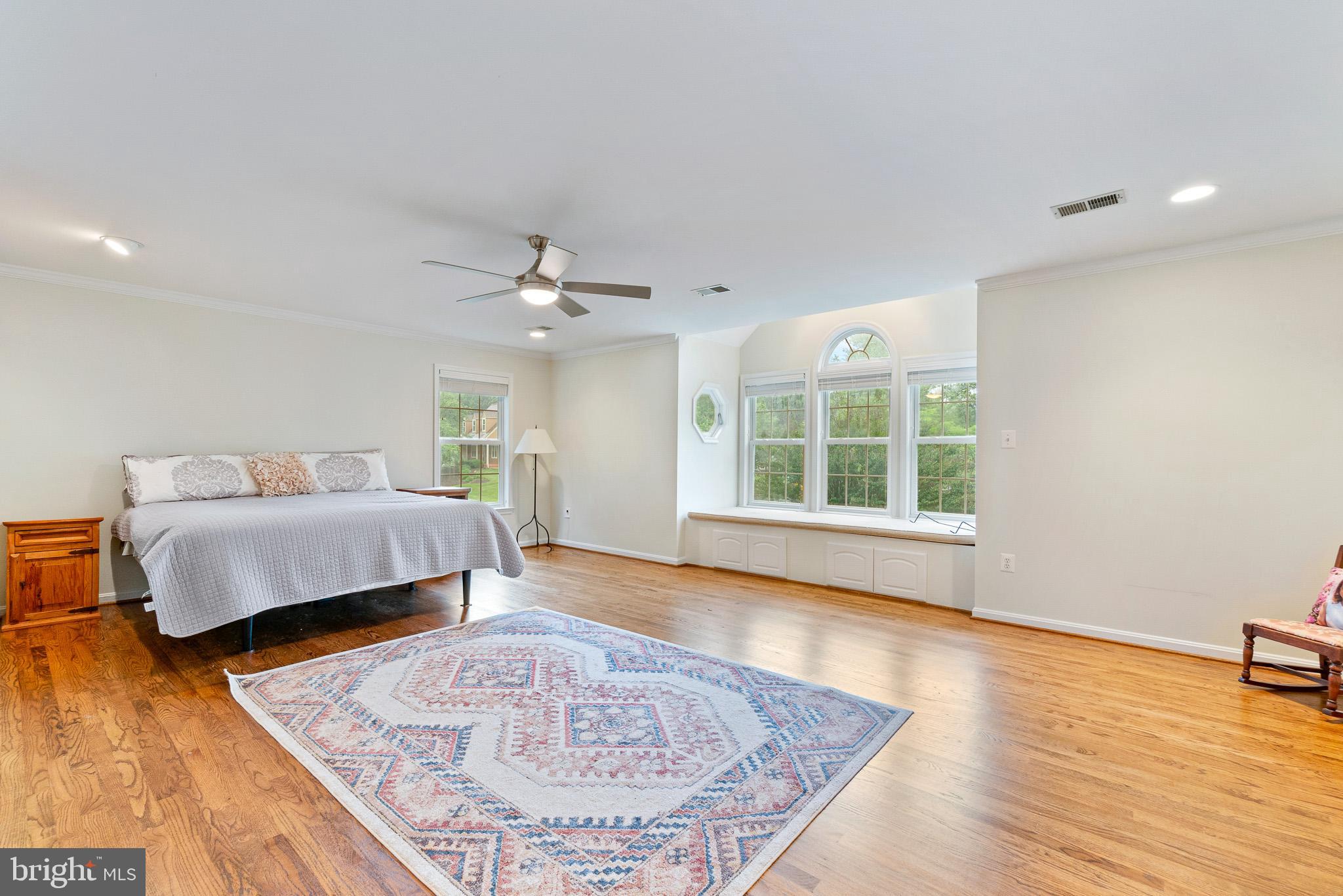 WILLIAMSBURG VILLAGE - Residential