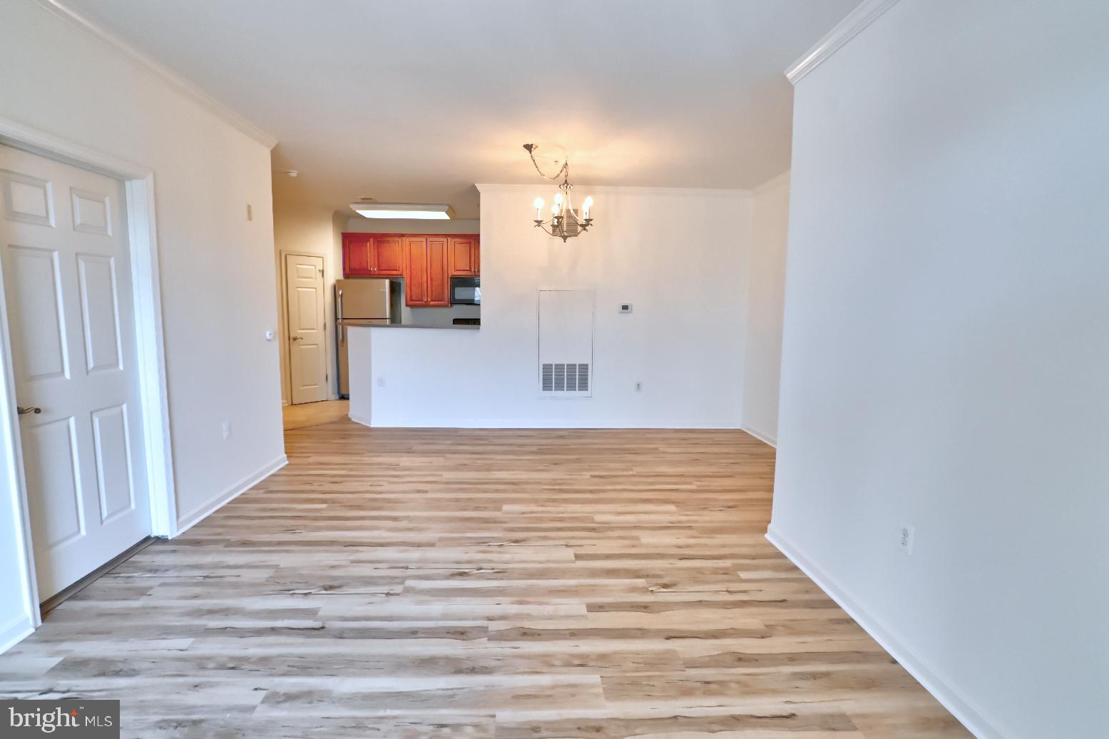 COMMONS ON POTOMAC SQUARE - Residential