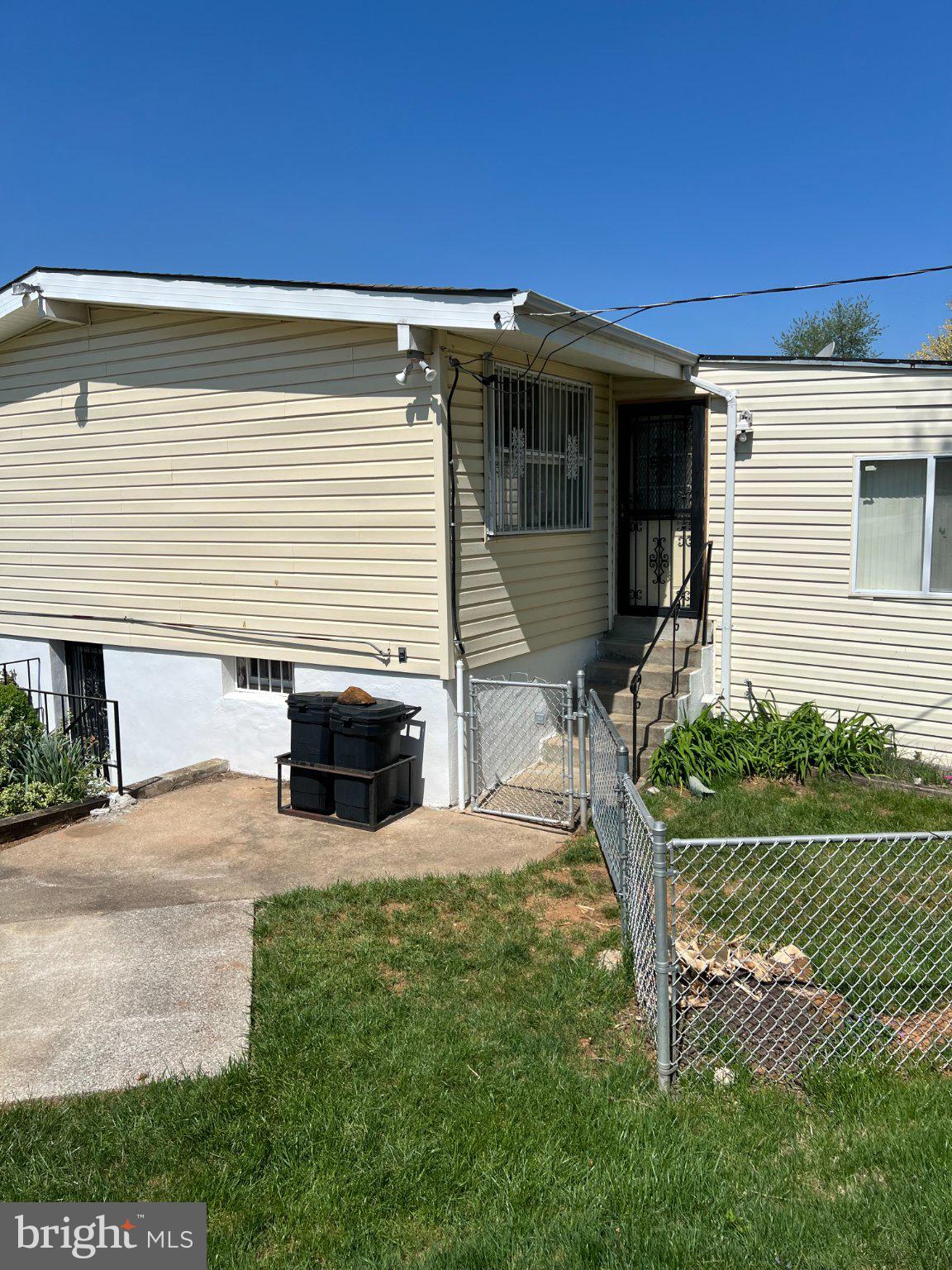 TEN ACRES - Residential