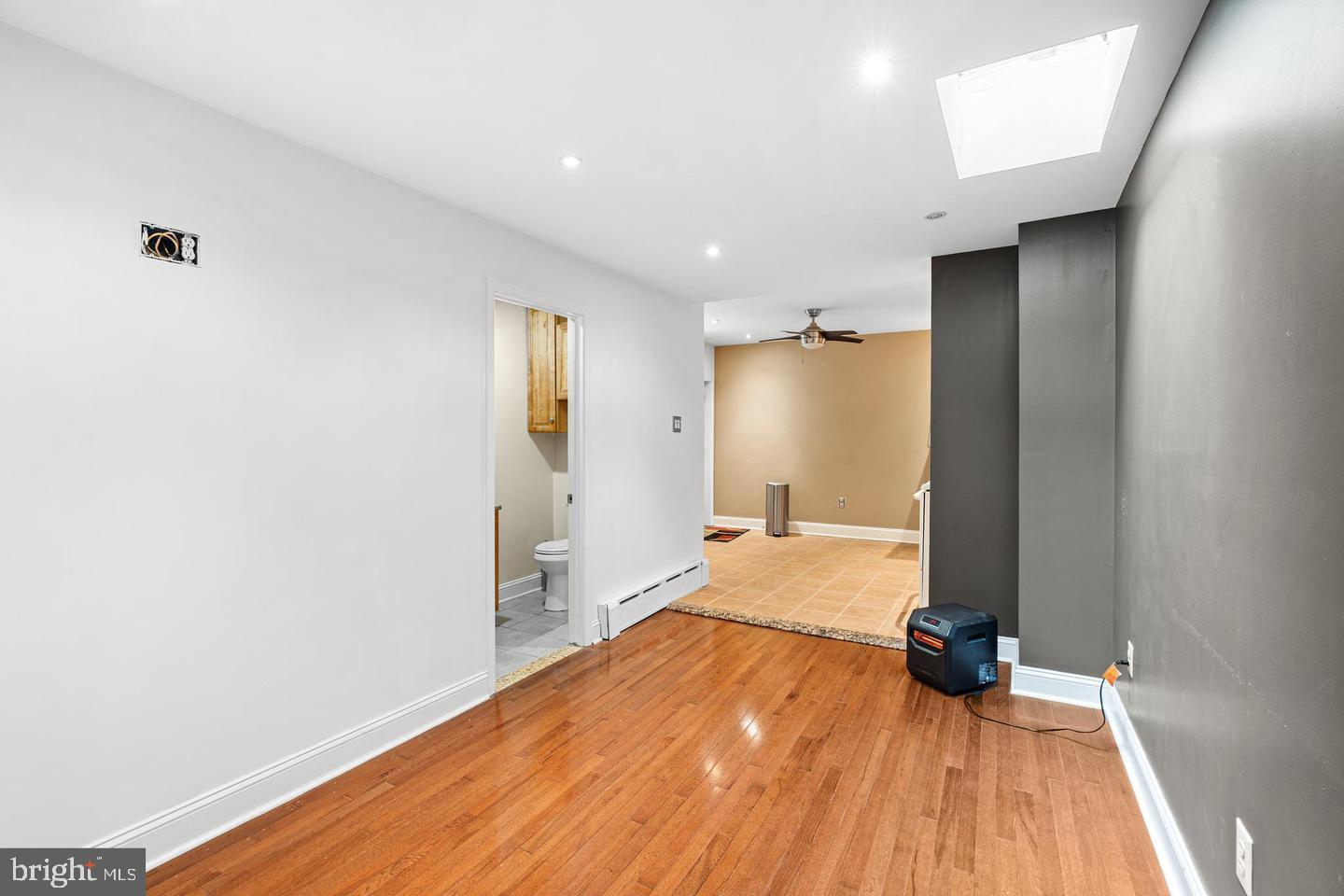LOWER MOYAMENSING - Commercial Sale