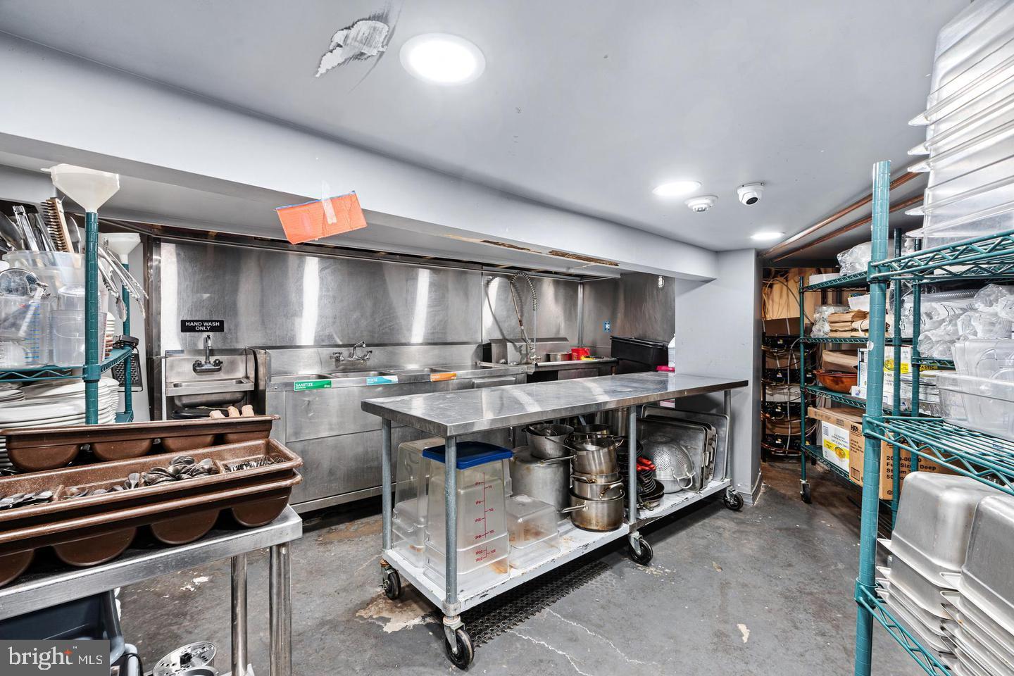 LOWER MOYAMENSING - Commercial Sale