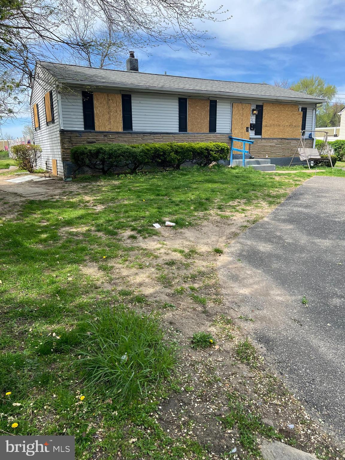 GREEN LAWN PARK - Residential