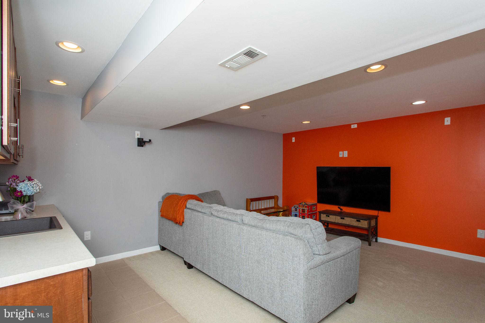 OAK TREE LANDING - Residential