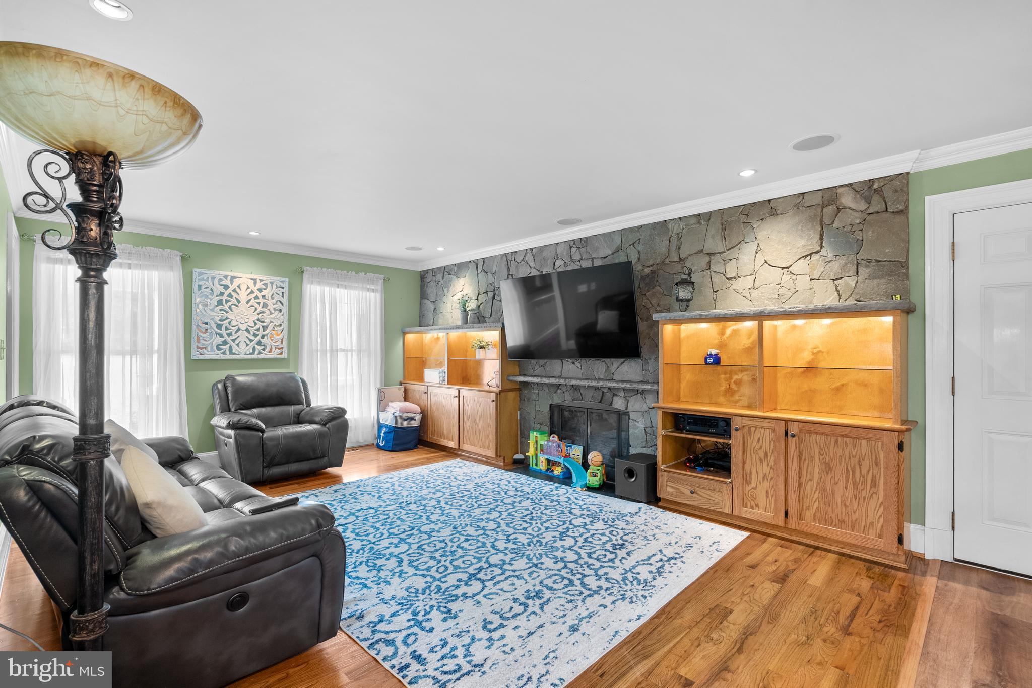 HALLMARK - Residential