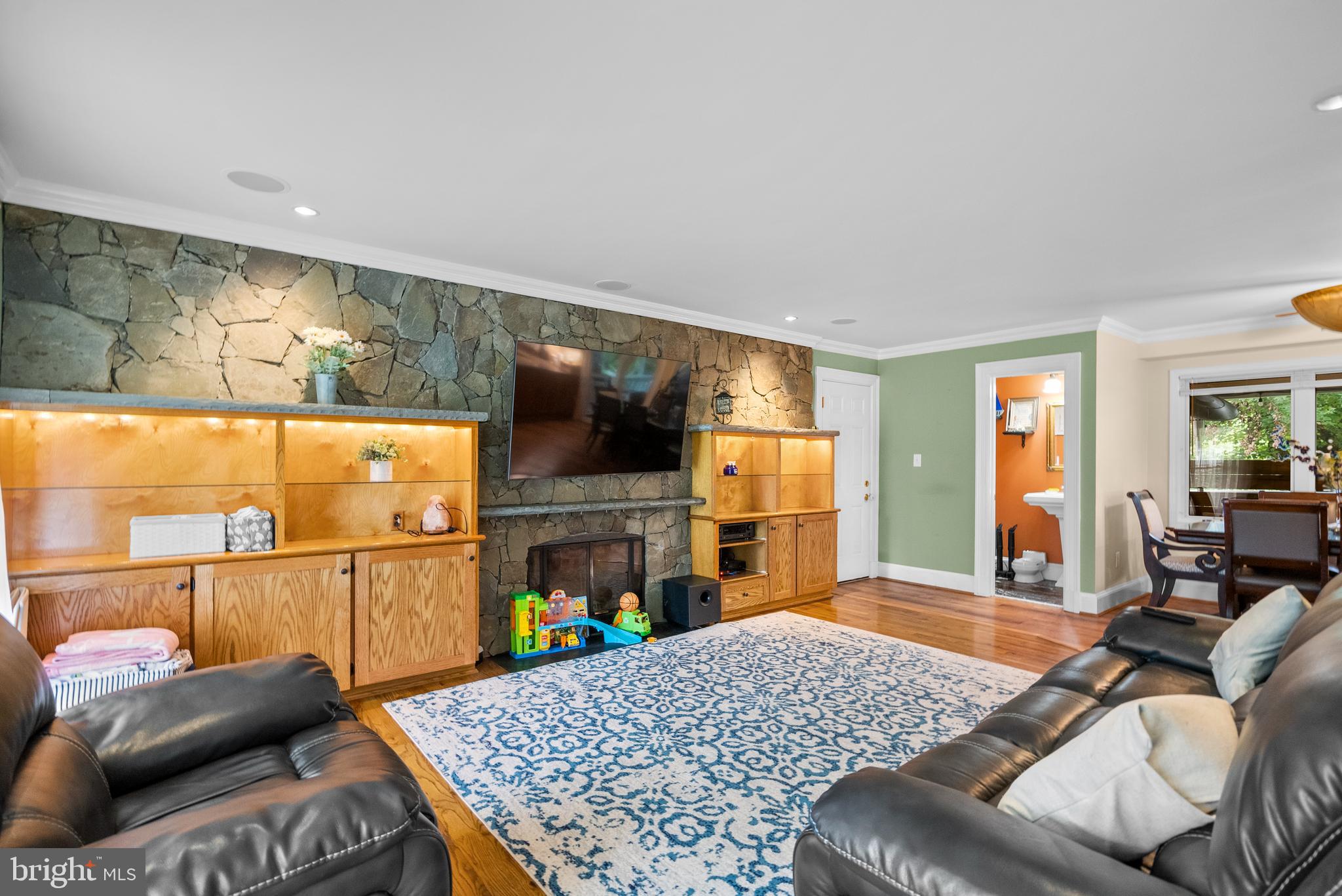 HALLMARK - Residential