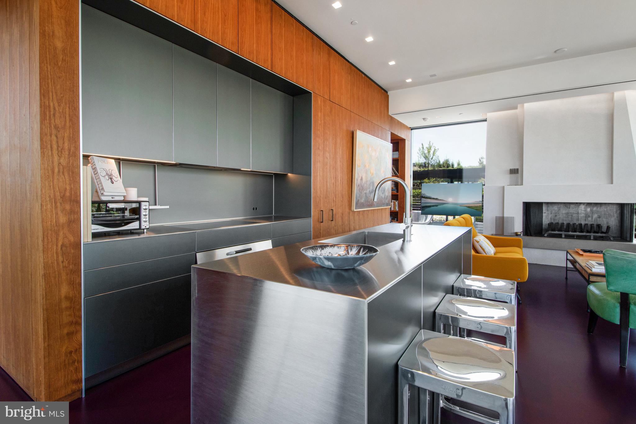 LOGAN CIRCLE - Residential