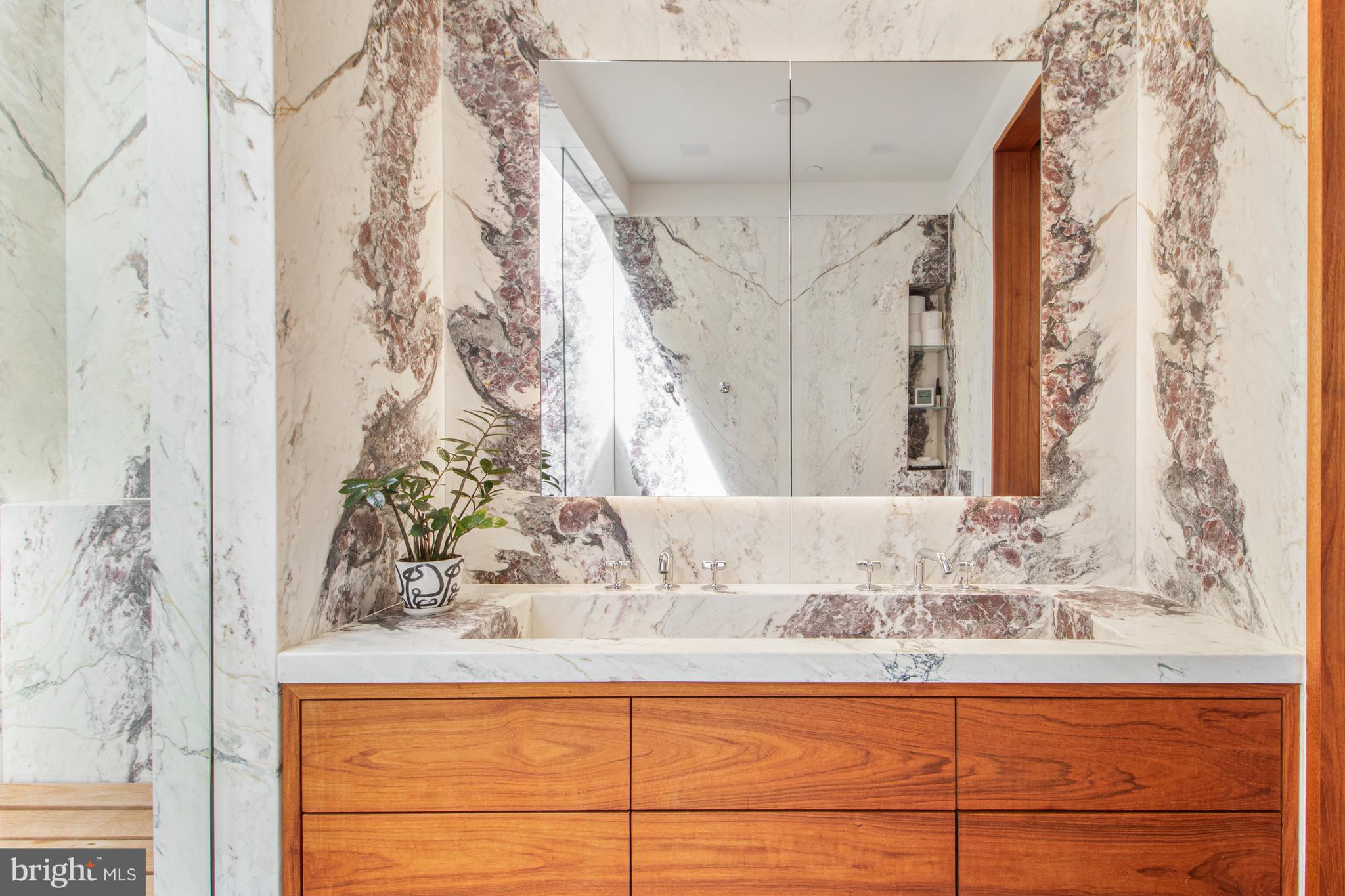 LOGAN CIRCLE - Residential