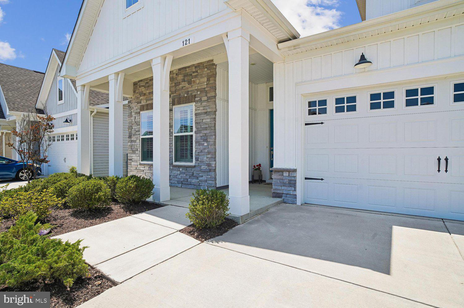FOUR SEASONS AT KENT ISLAND - Residential