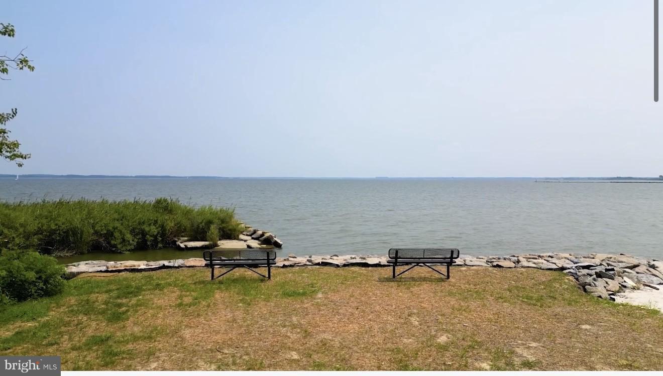 FOUR SEASONS AT KENT ISLAND - Residential