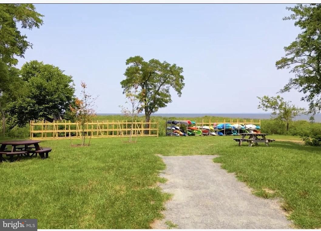 FOUR SEASONS AT KENT ISLAND - Residential