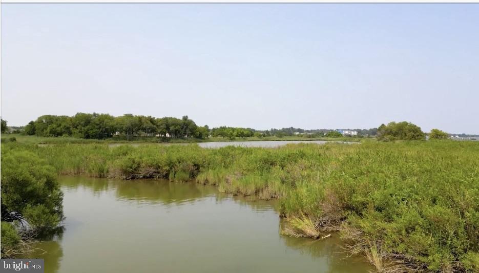 FOUR SEASONS AT KENT ISLAND - Residential