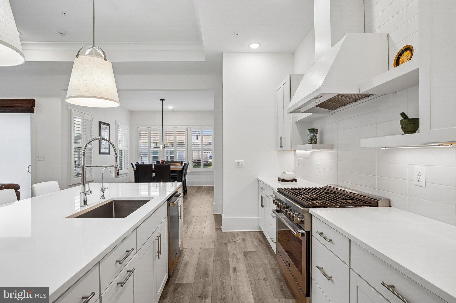 FOUR SEASONS AT KENT ISLAND - Residential