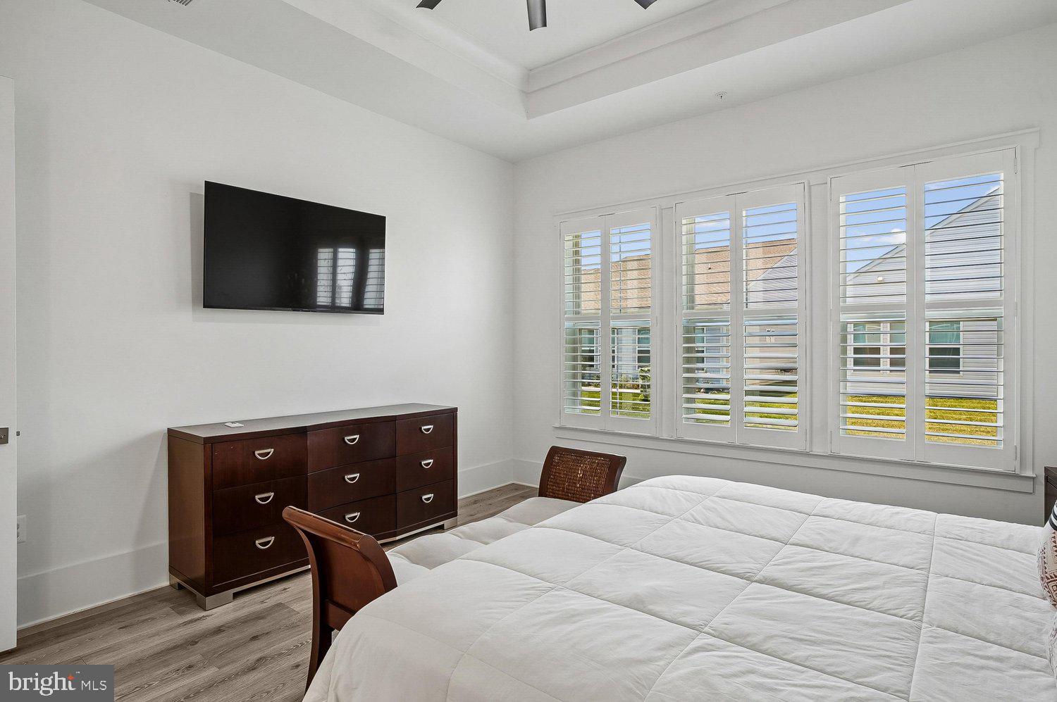 FOUR SEASONS AT KENT ISLAND - Residential