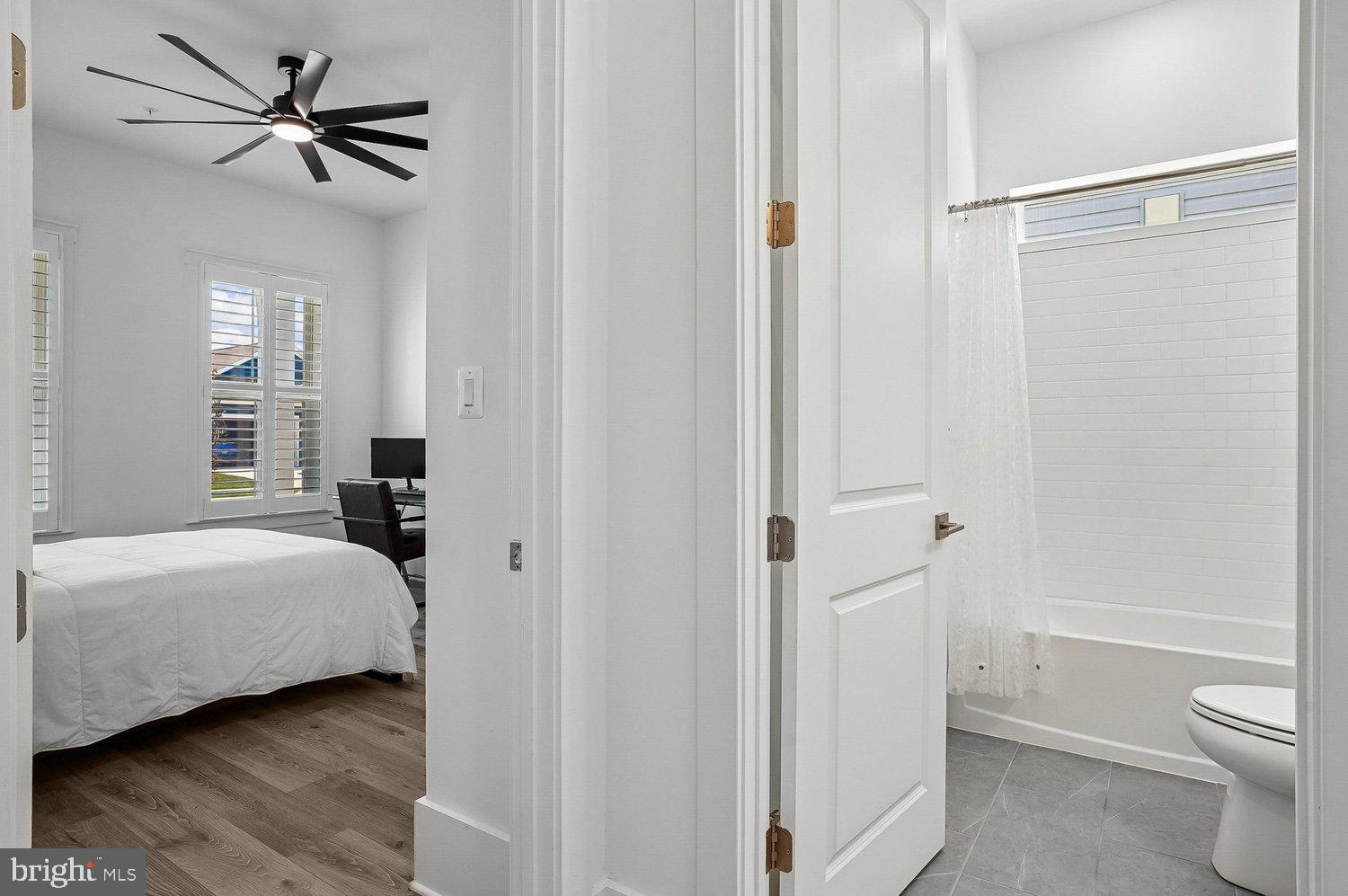FOUR SEASONS AT KENT ISLAND - Residential