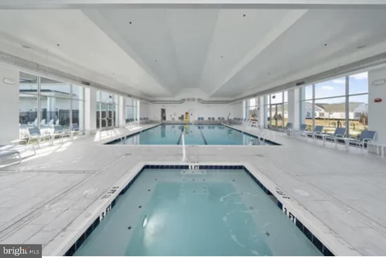 FOUR SEASONS AT KENT ISLAND - Residential