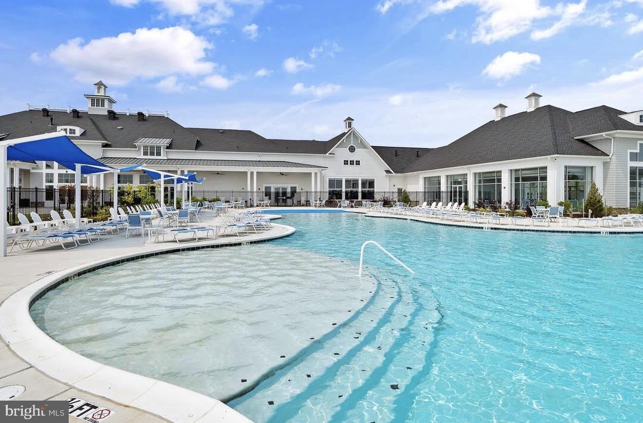 FOUR SEASONS AT KENT ISLAND - Residential