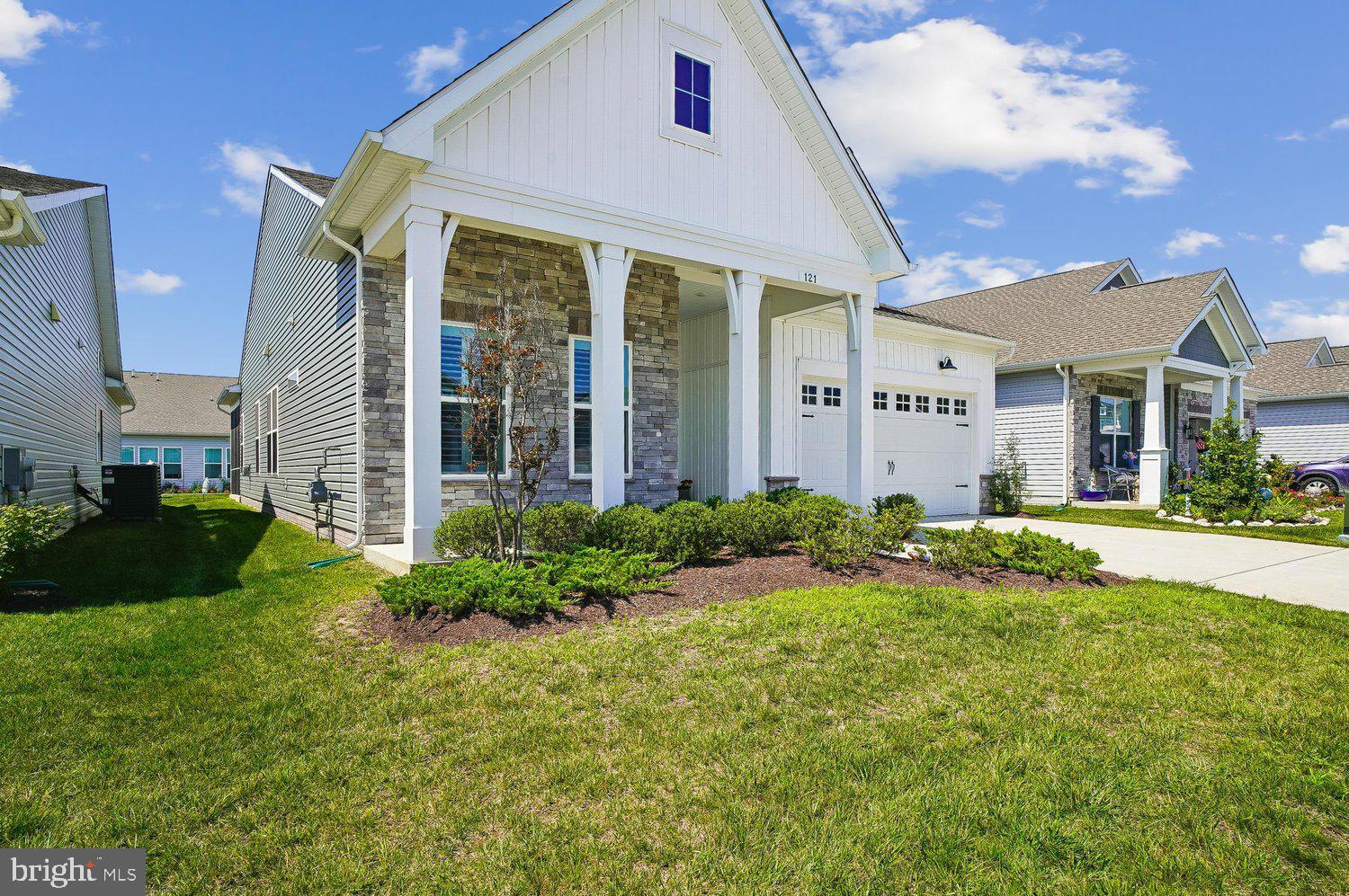 FOUR SEASONS AT KENT ISLAND - Residential