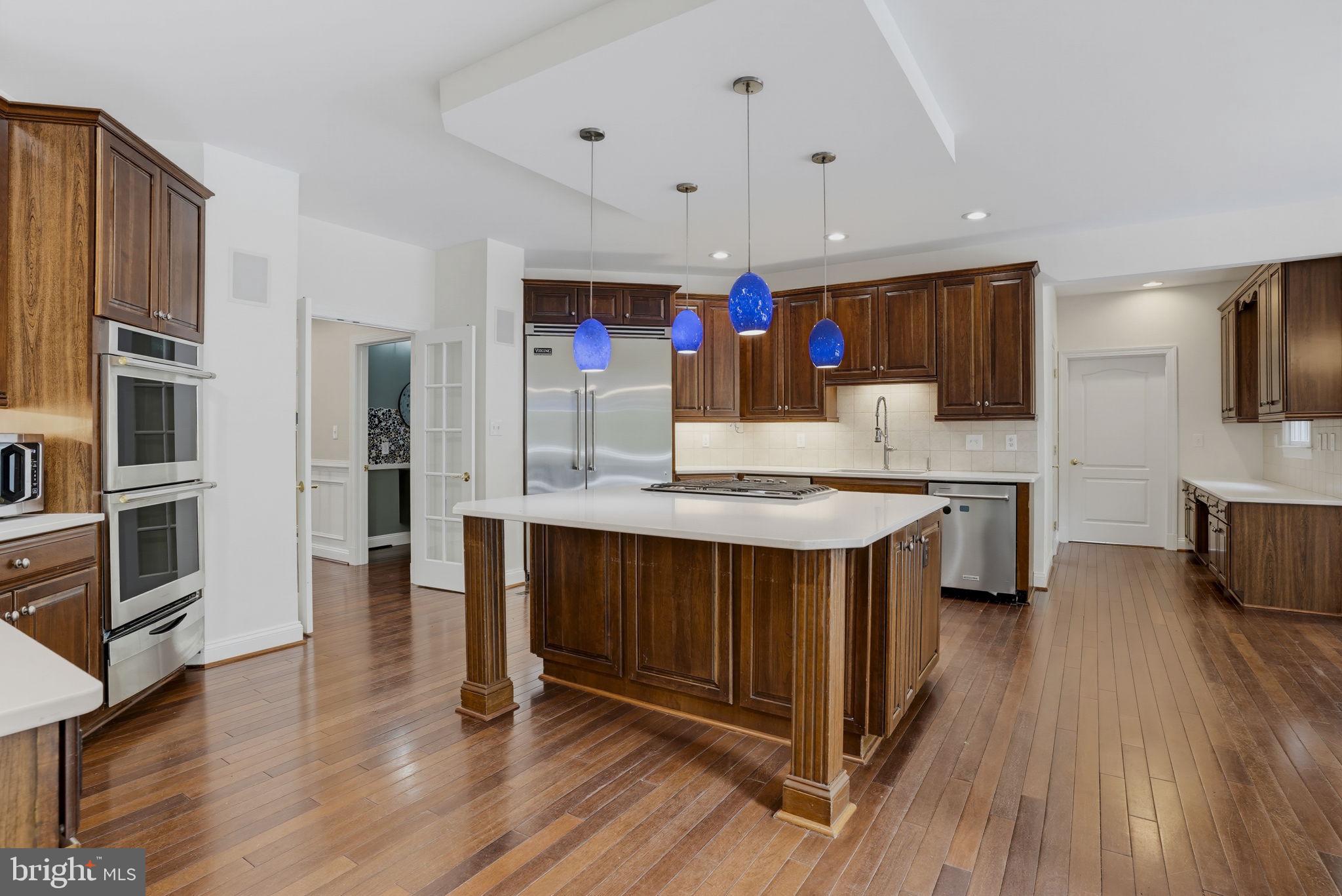SOUTH RIVER COLONY - Residential