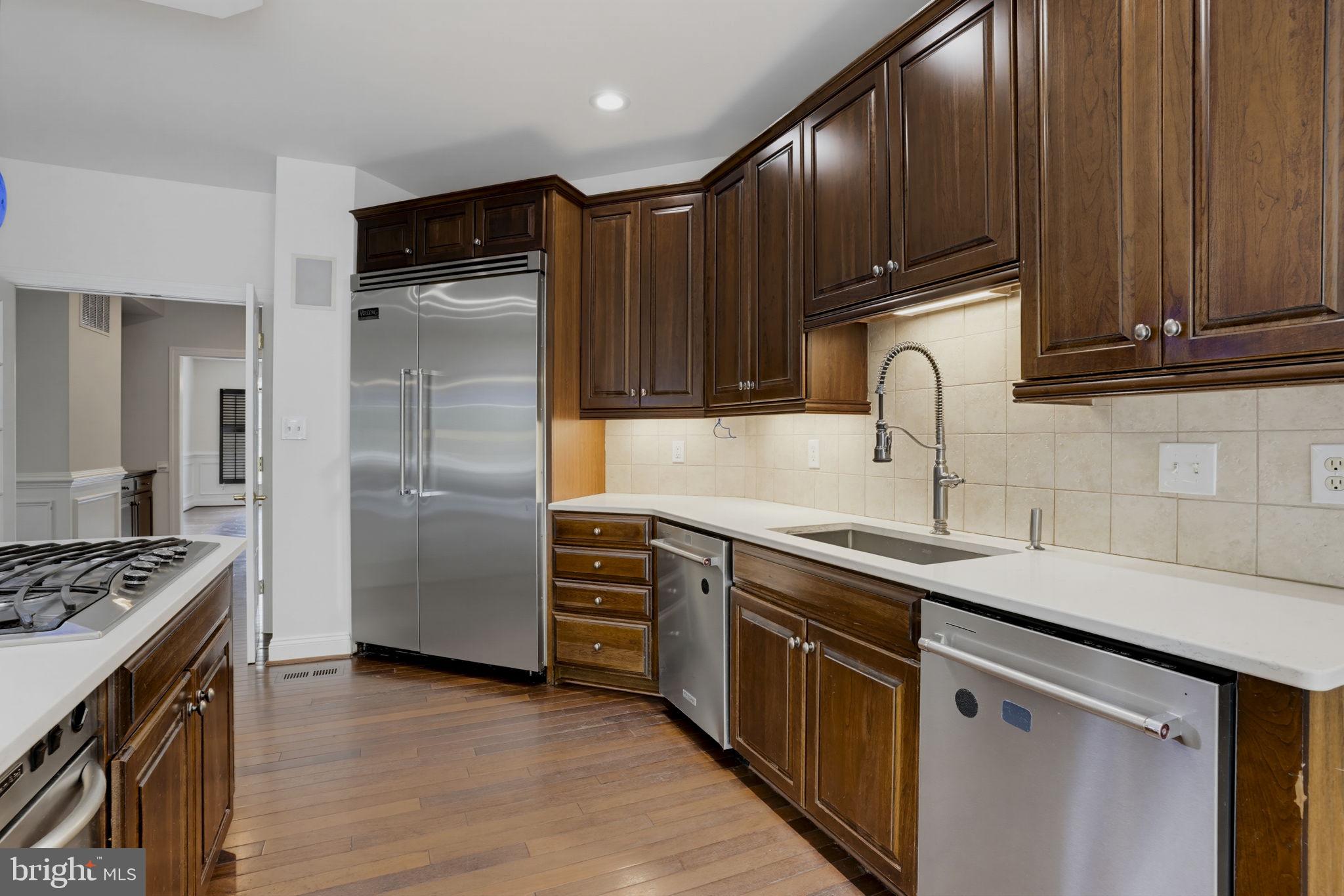 SOUTH RIVER COLONY - Residential