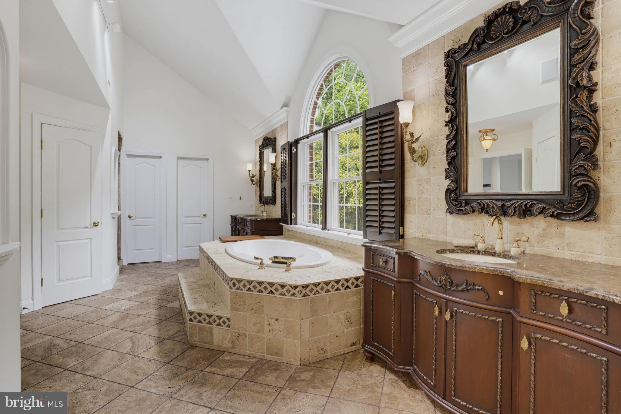 SOUTH RIVER COLONY - Residential
