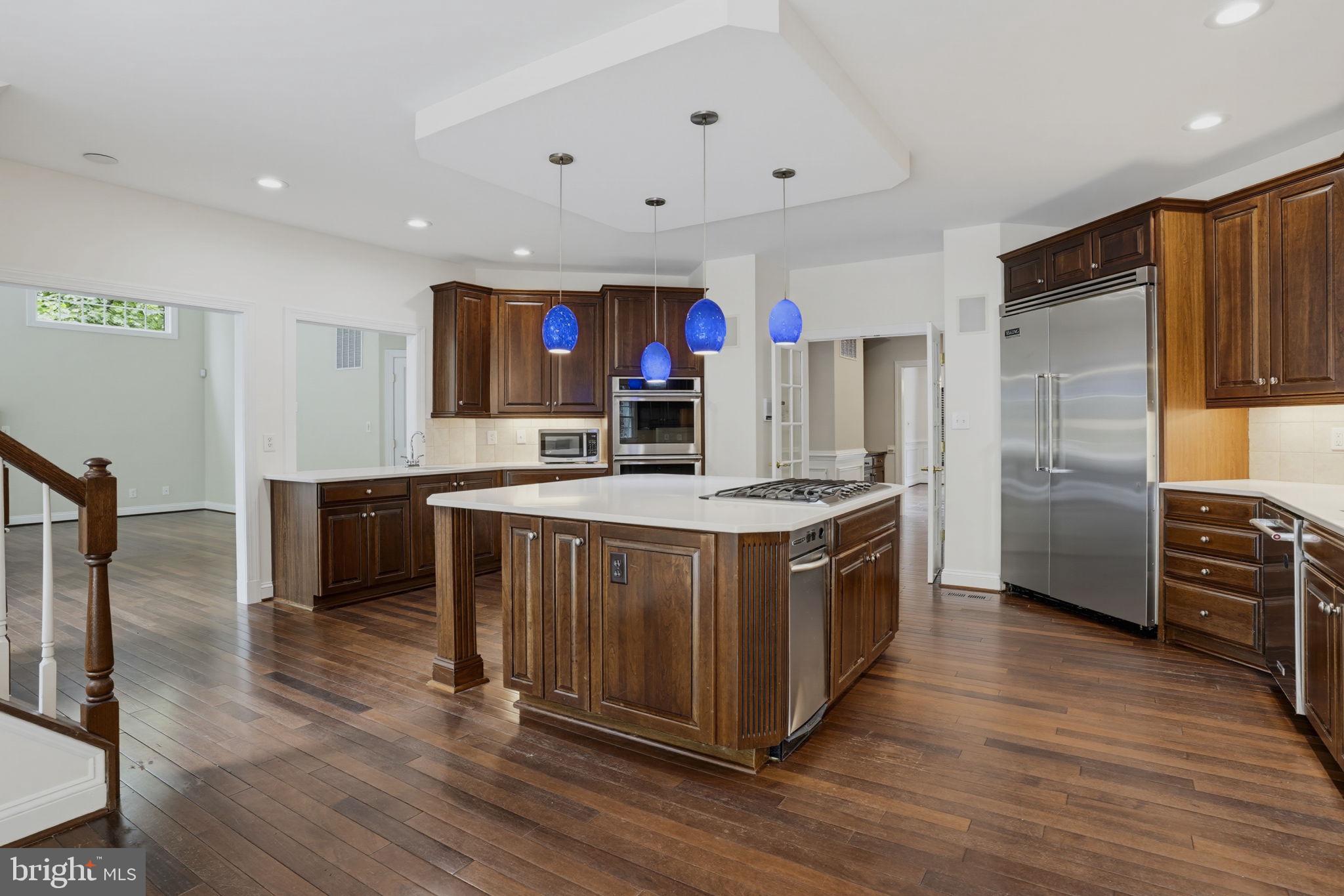 SOUTH RIVER COLONY - Residential
