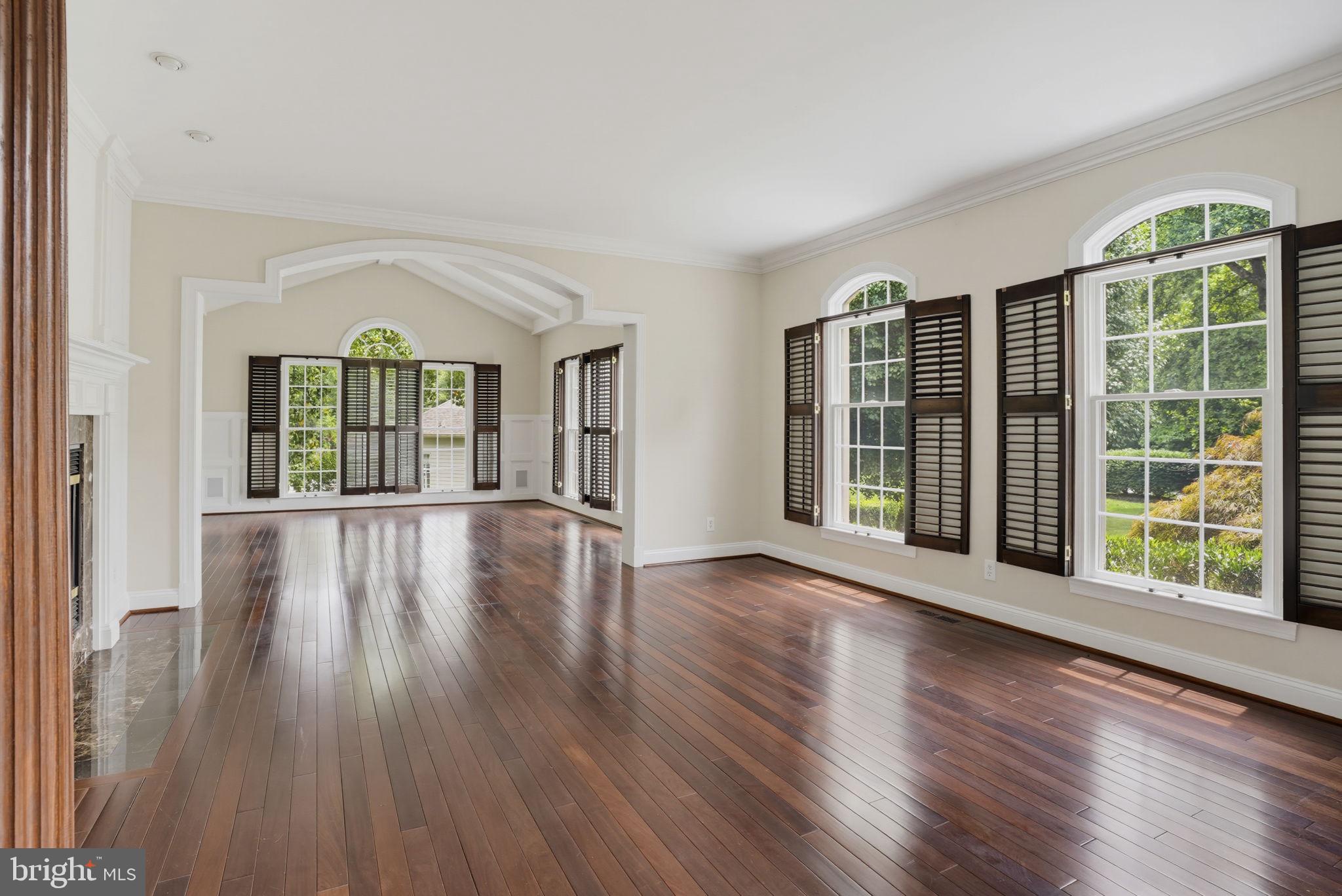 SOUTH RIVER COLONY - Residential