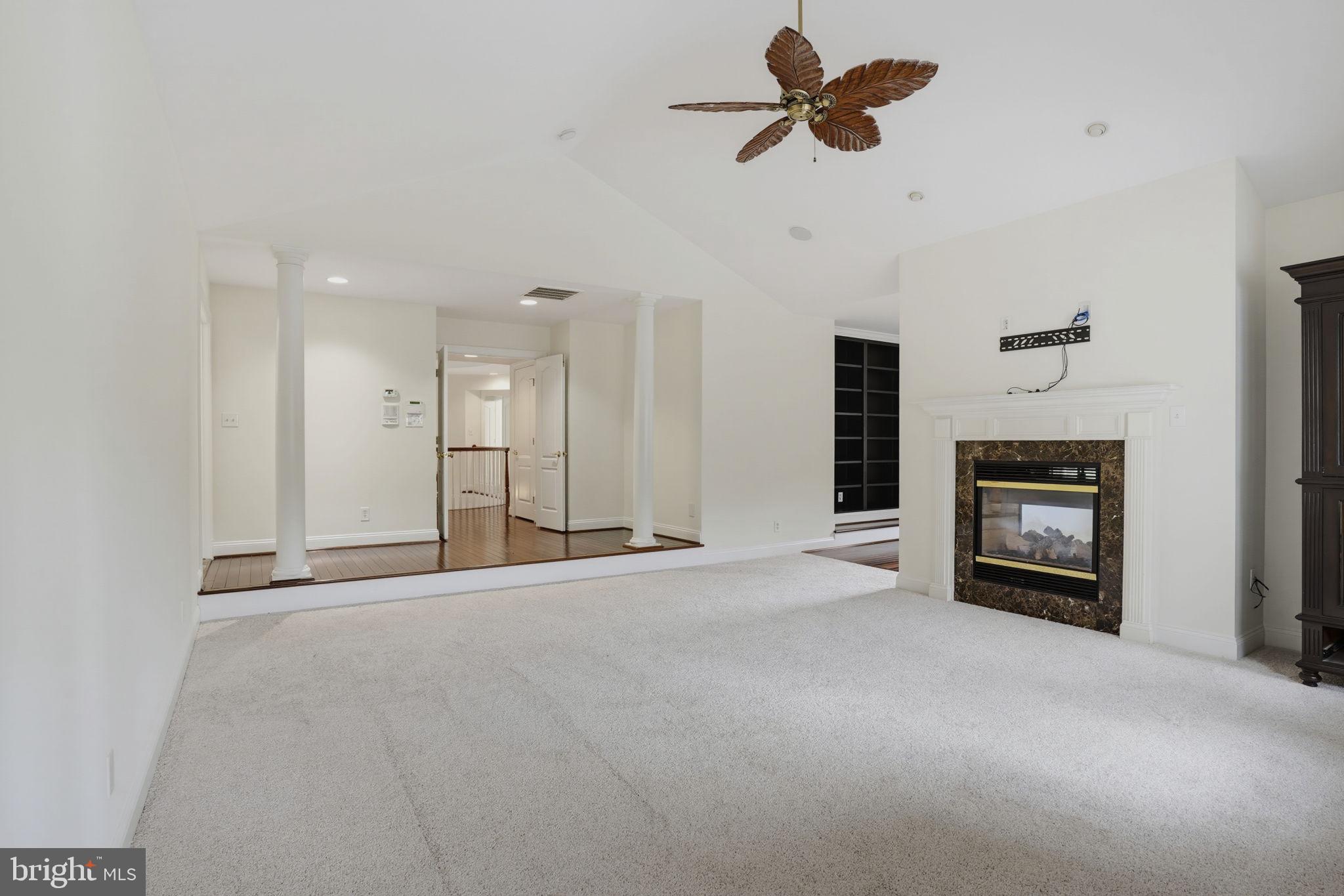 SOUTH RIVER COLONY - Residential
