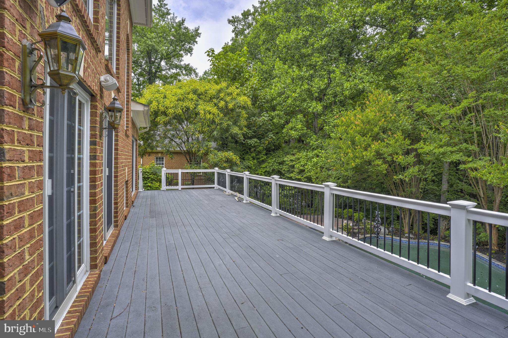SOUTH RIVER COLONY - Residential