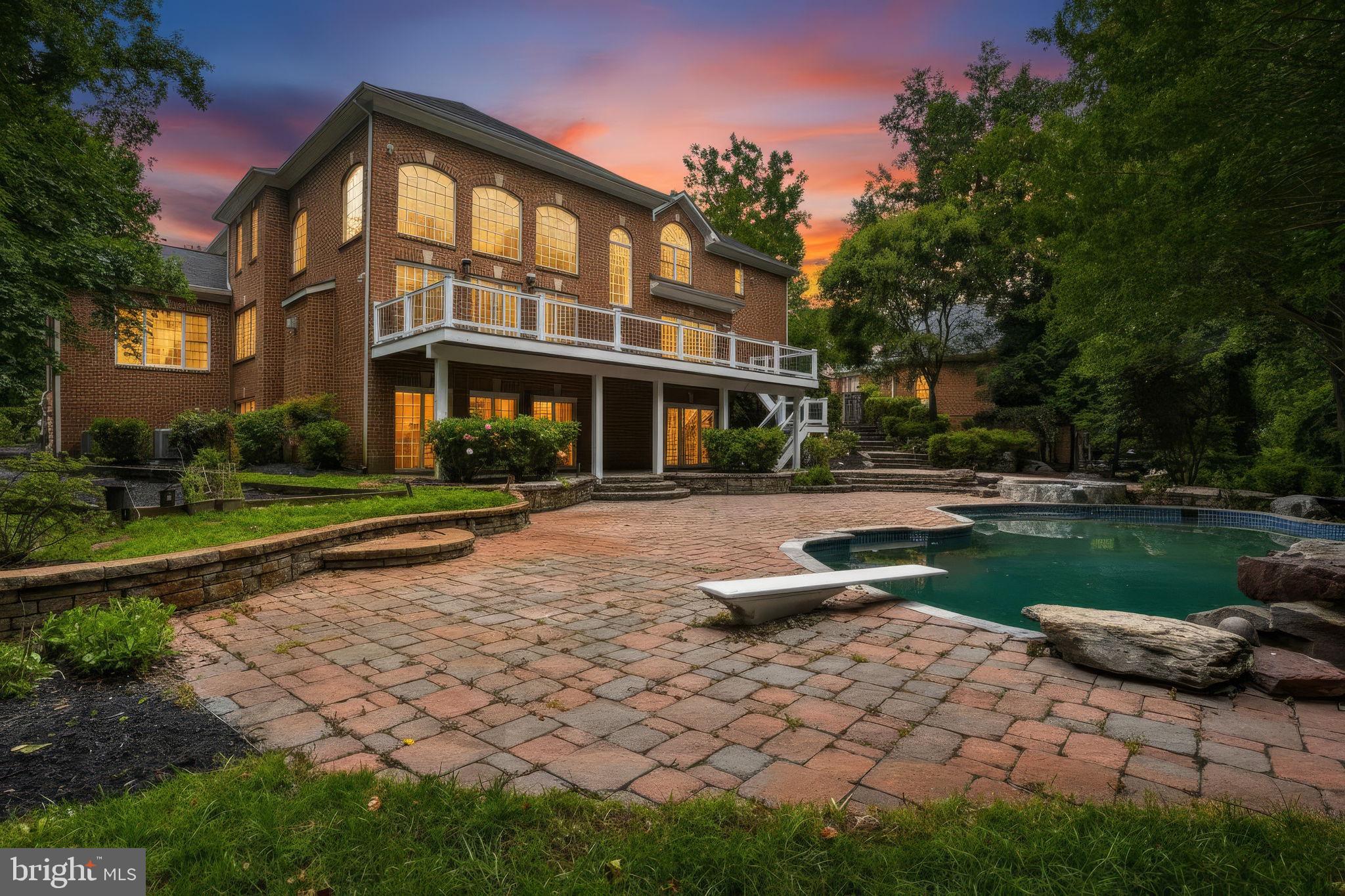 SOUTH RIVER COLONY - Residential