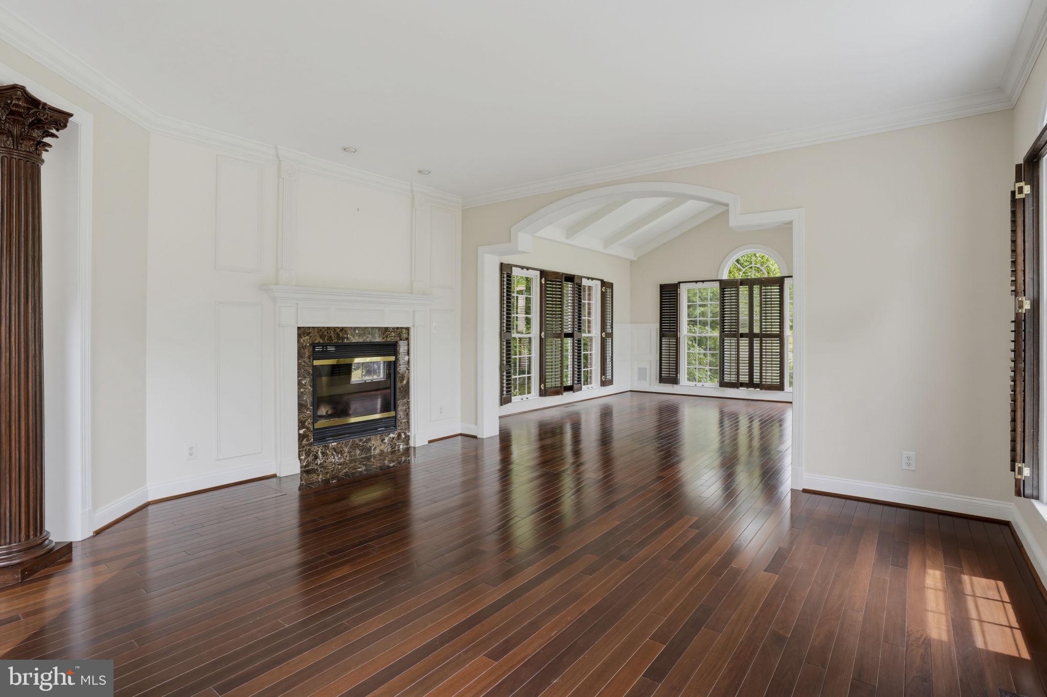SOUTH RIVER COLONY - Residential