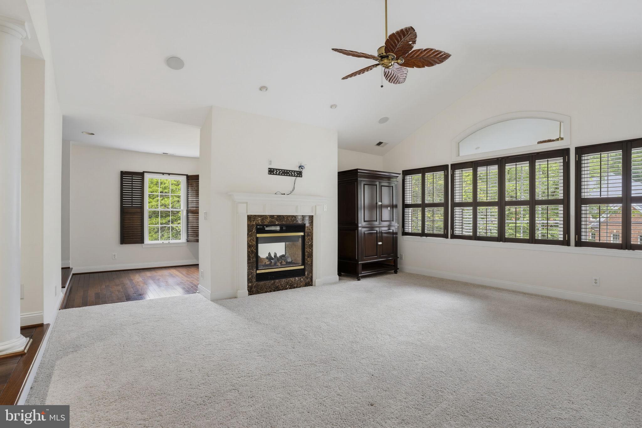 SOUTH RIVER COLONY - Residential